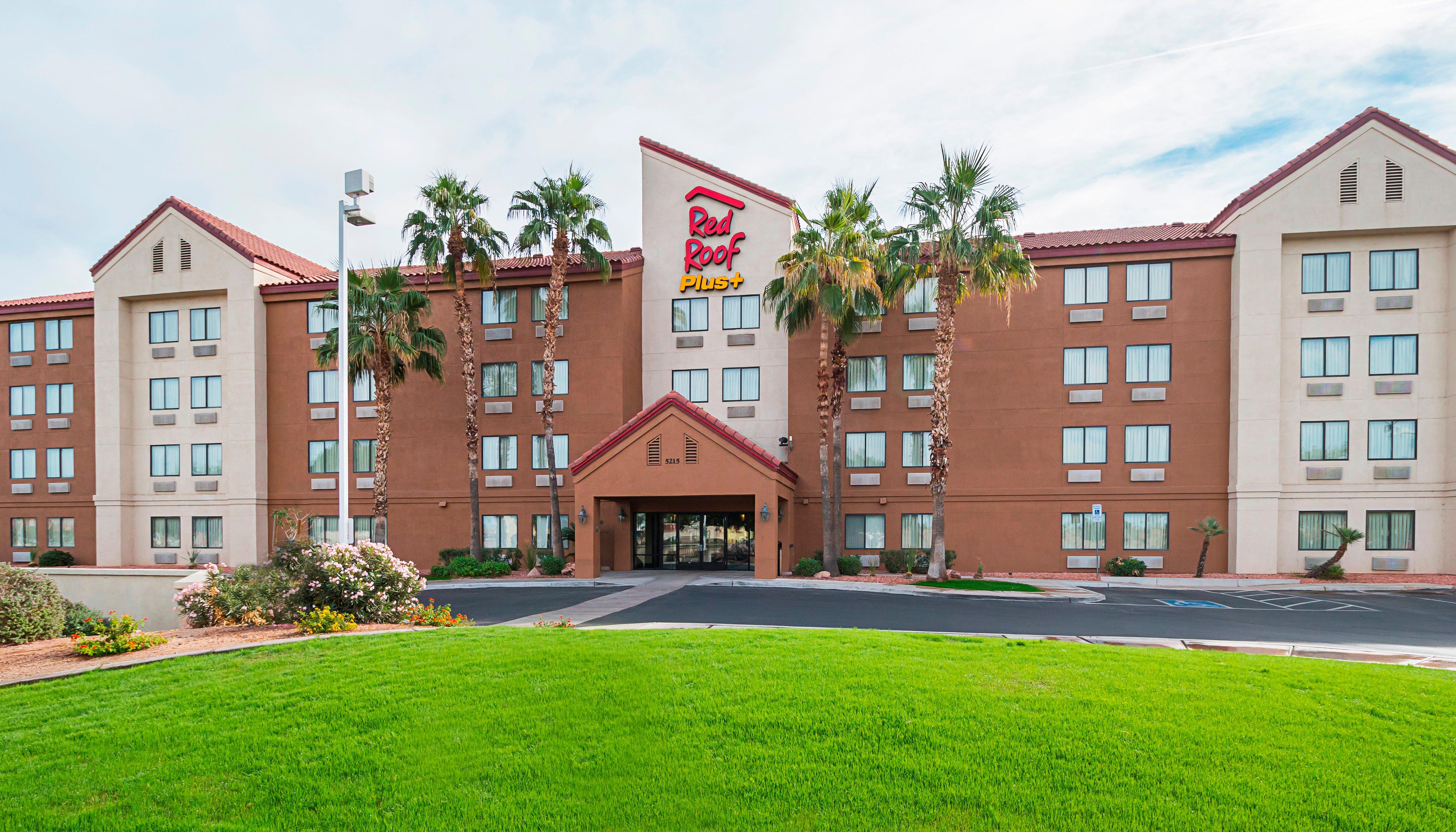 Hotel Red Roof + West 3*