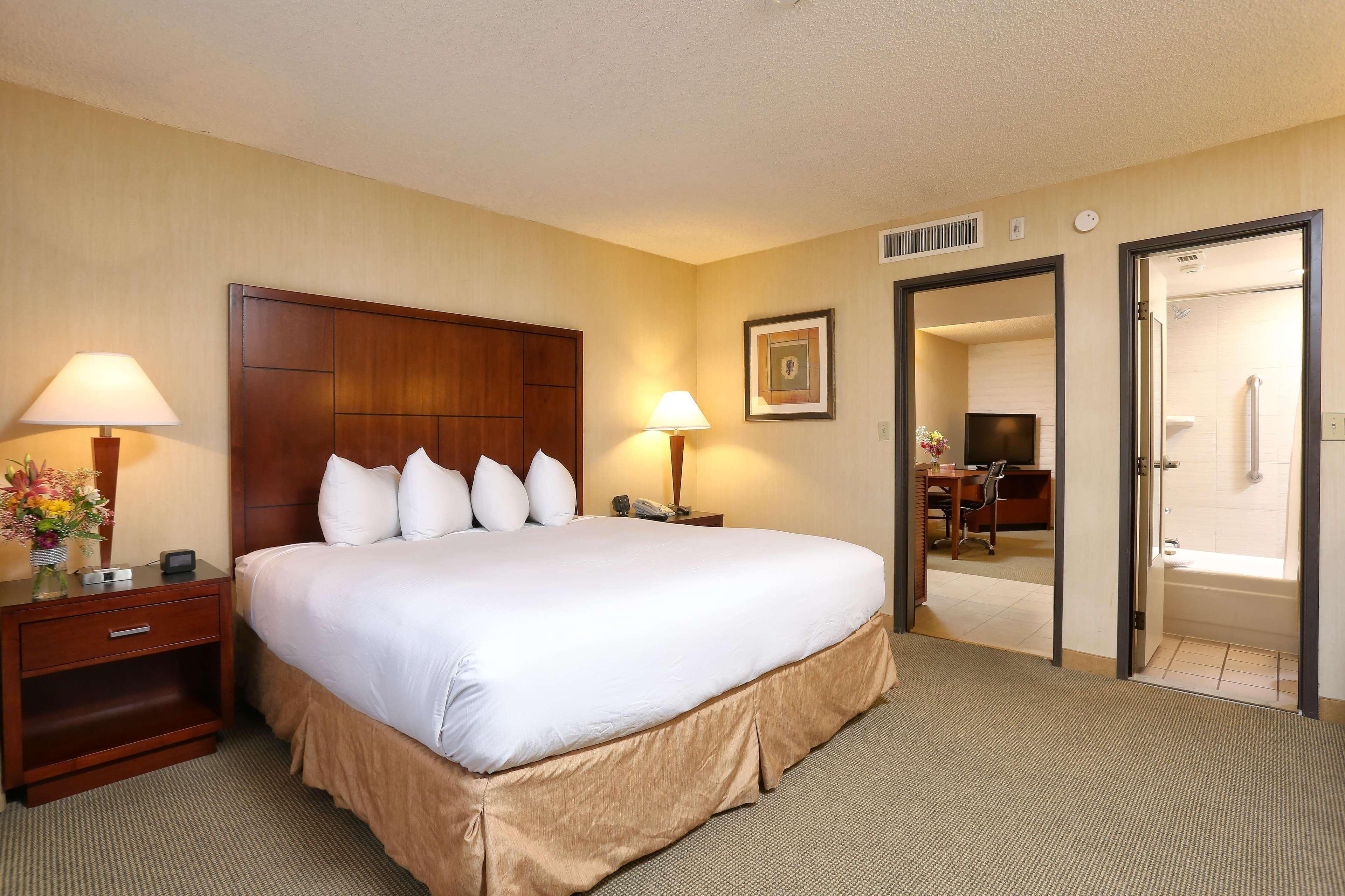 Doubletree By Hilton Airport Tucson