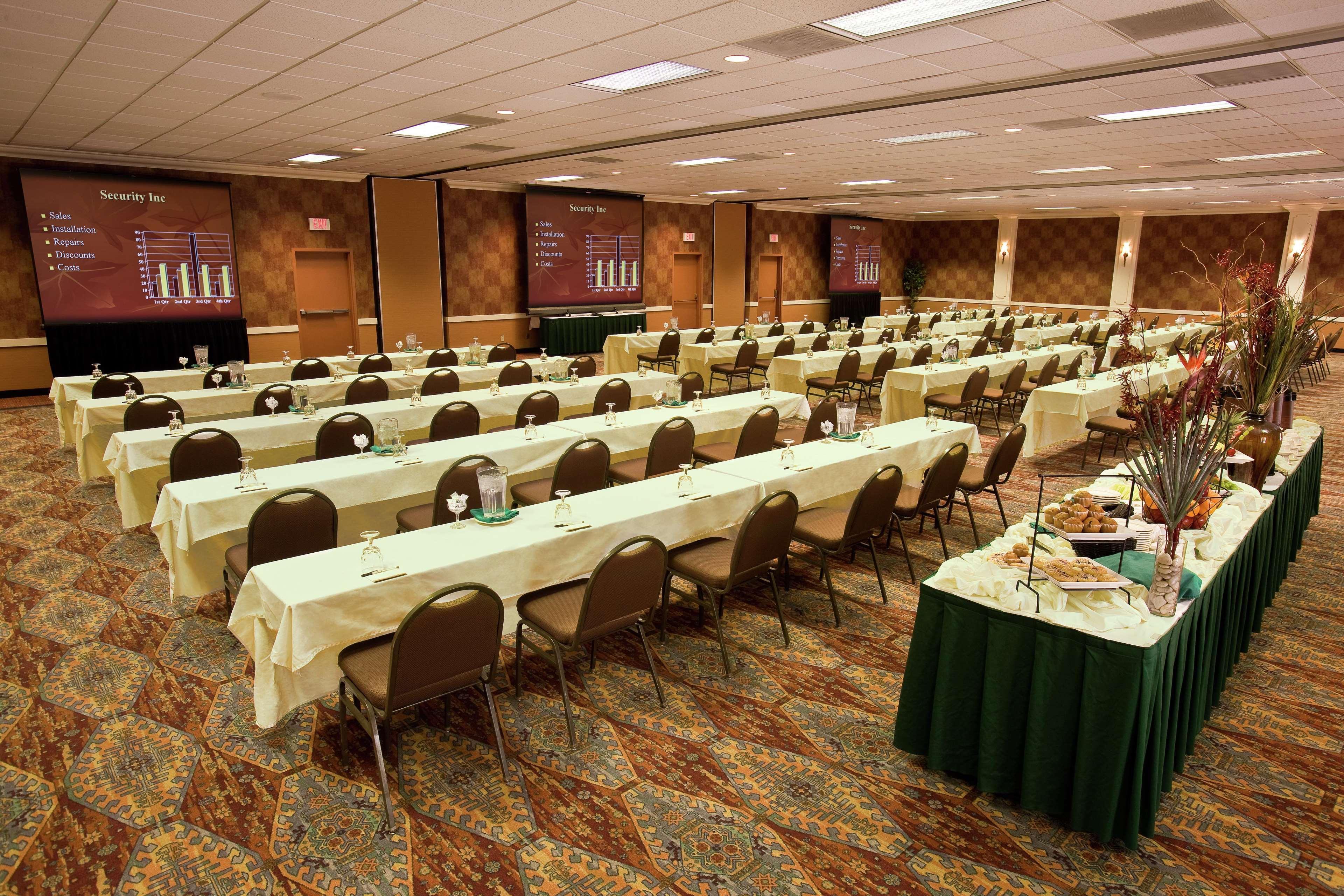 Hotel Doubletree By Hilton Airport 4*