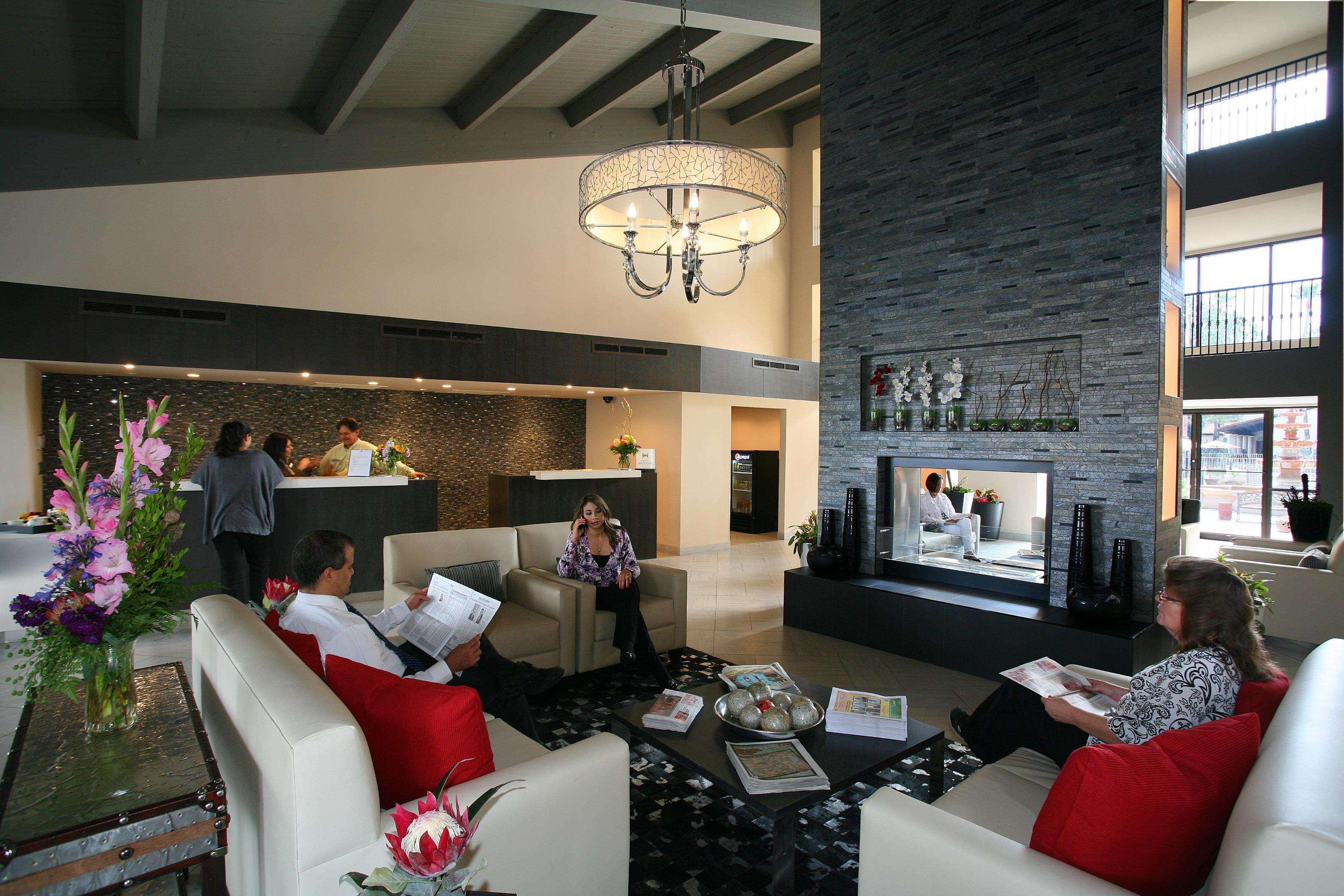 Hotel Doubletree By Hilton Airport 4*