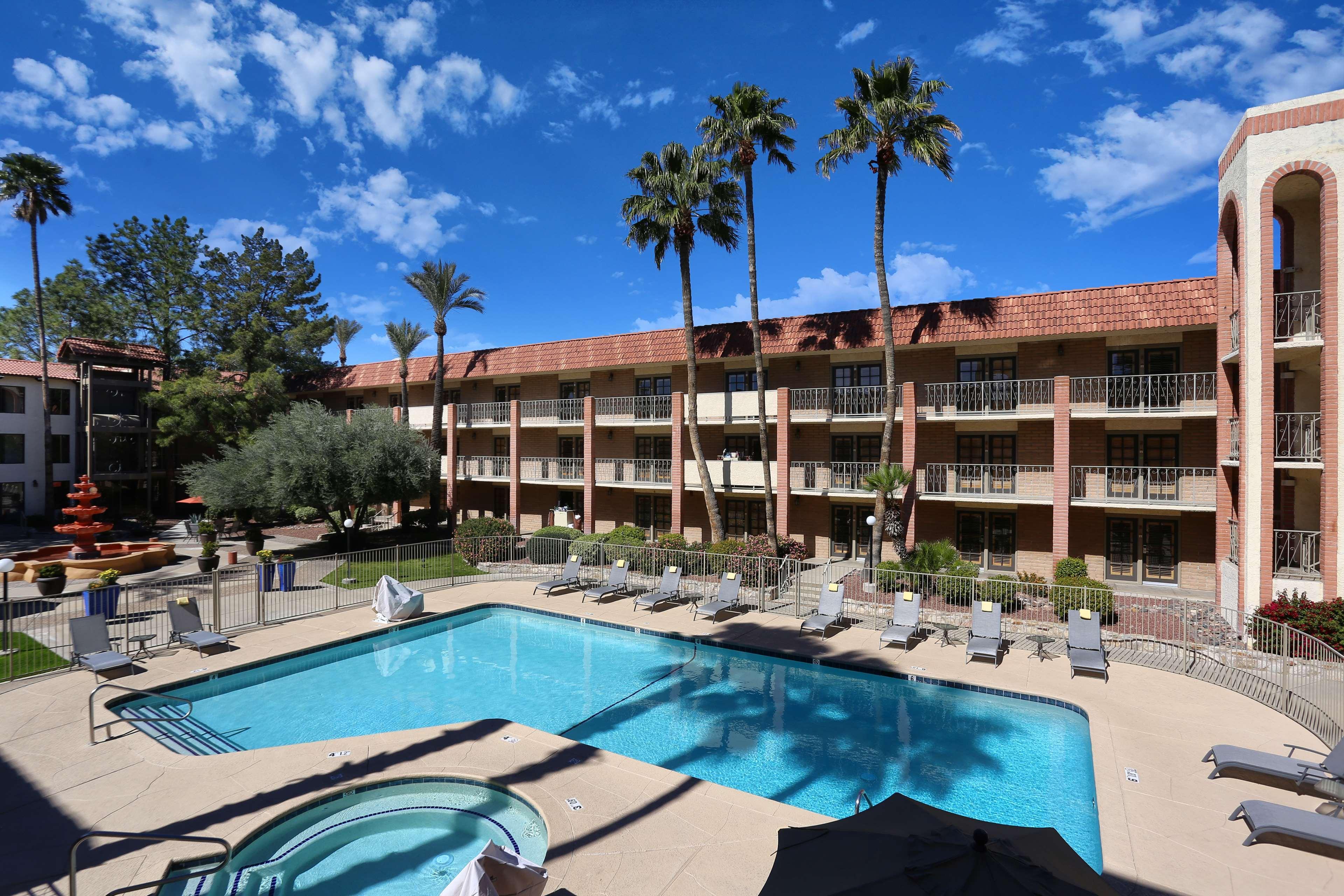 Doubletree By Hilton Airport Hotel 4*