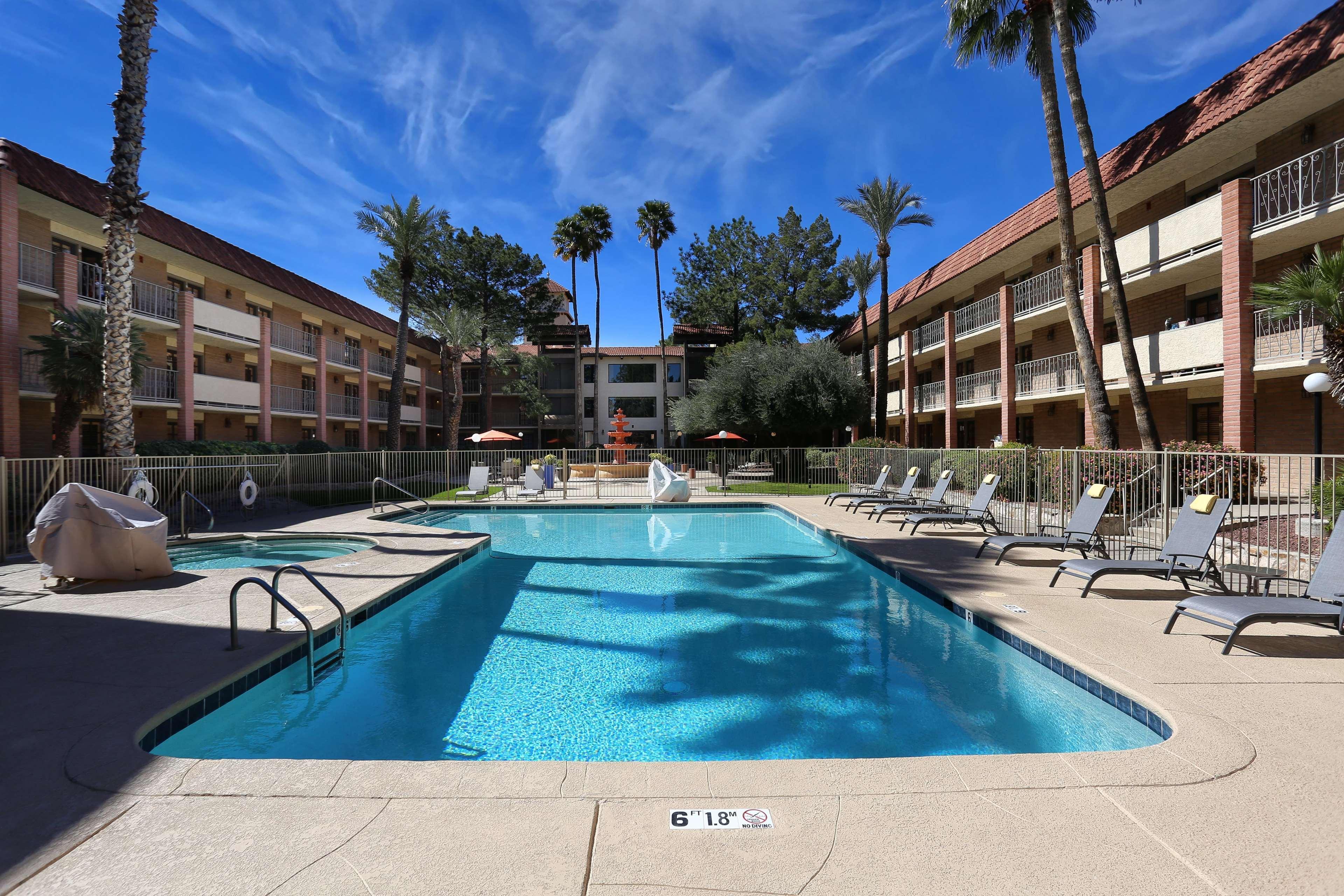 Hotel Doubletree By Hilton Airport 4*