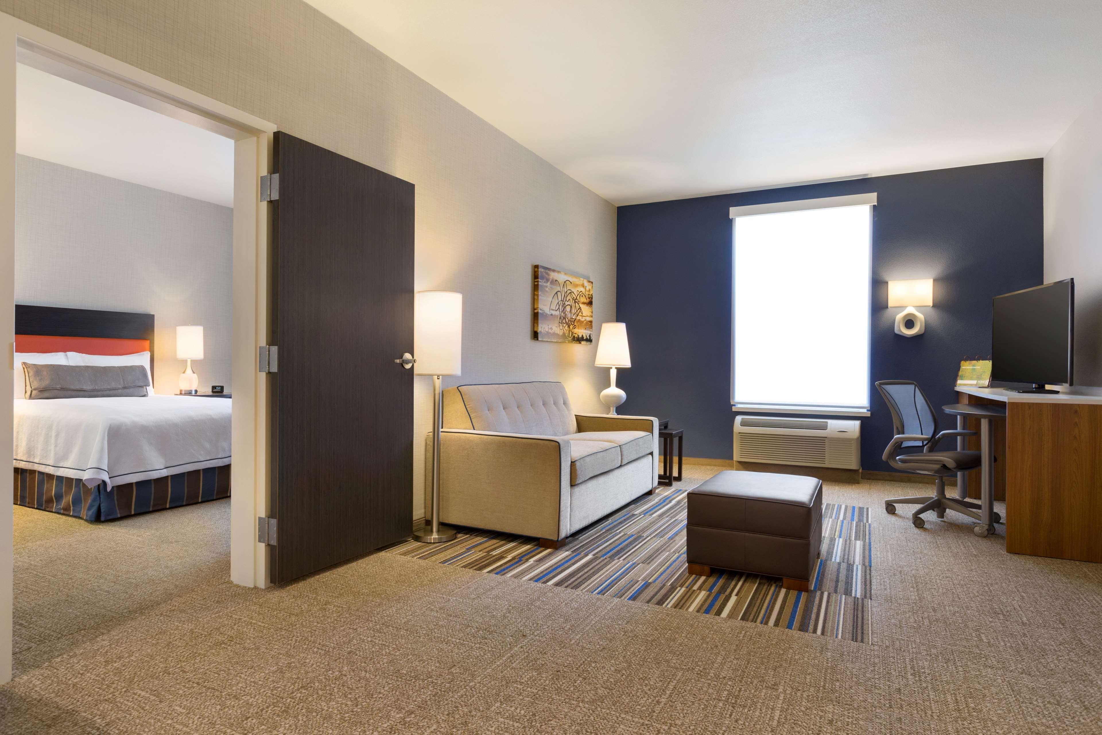 Home2 By Hilton Phoenix Hotel 3*