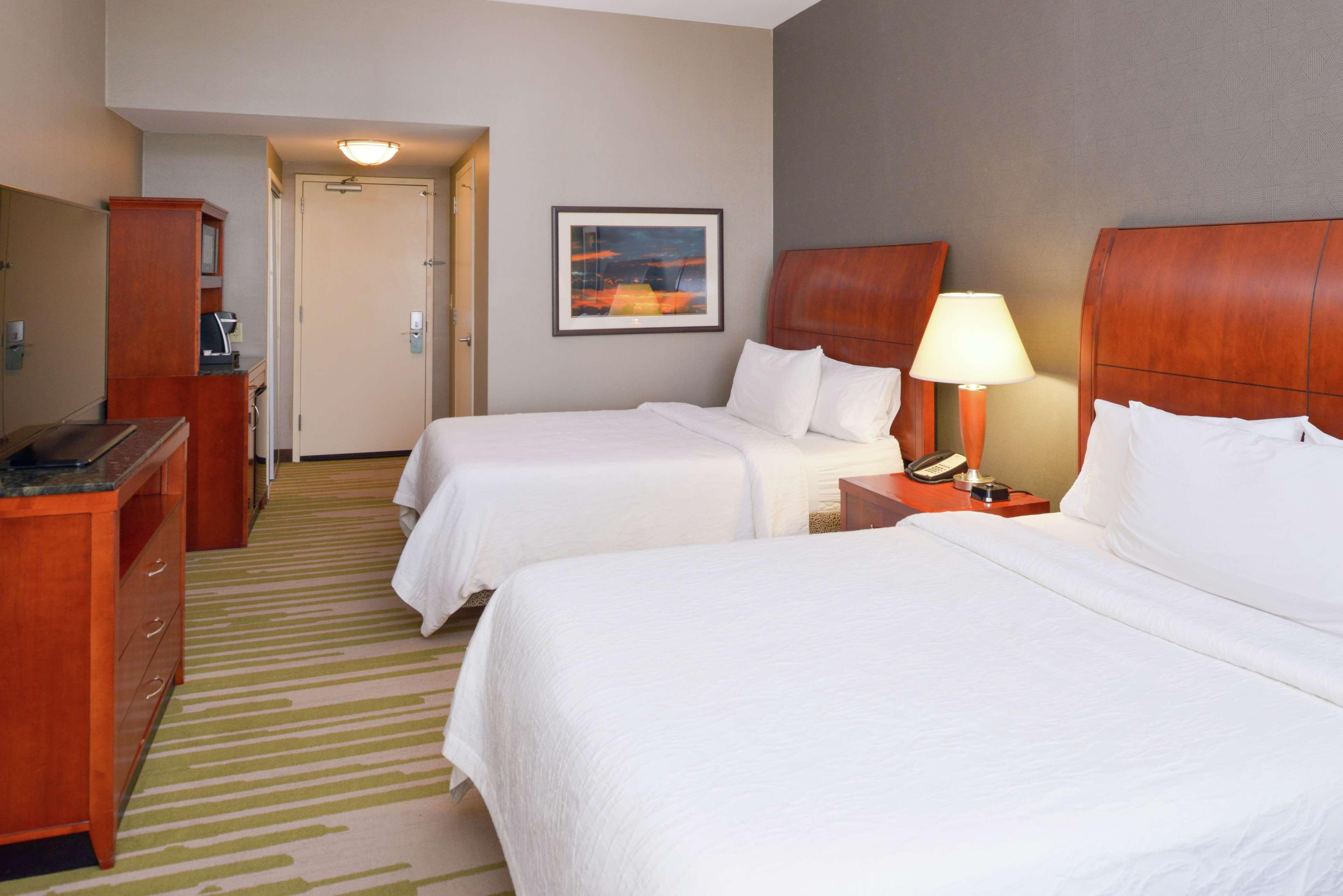 Hilton Garden Pivot Point Hotel 3*