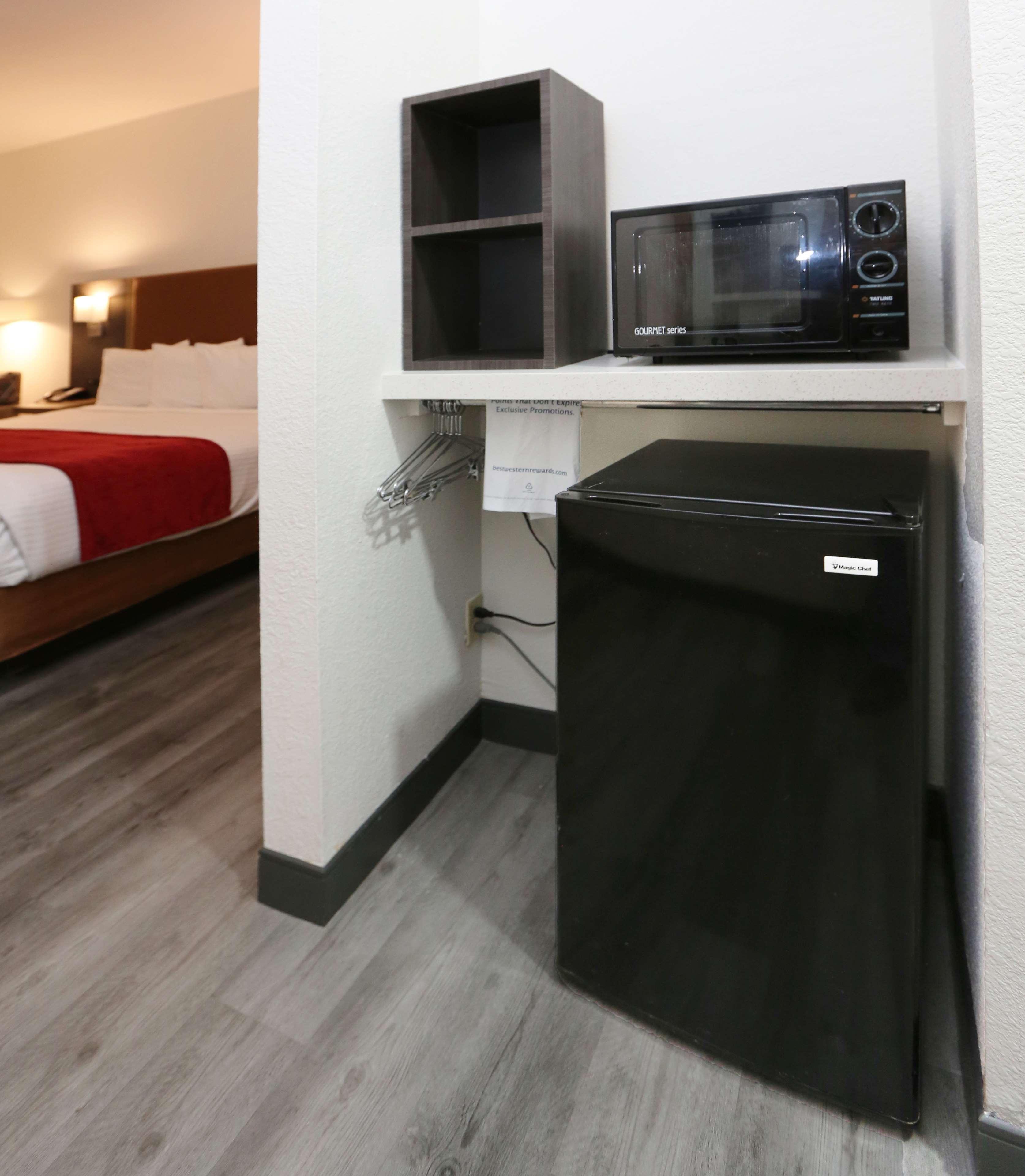 Motel Western Of 3*