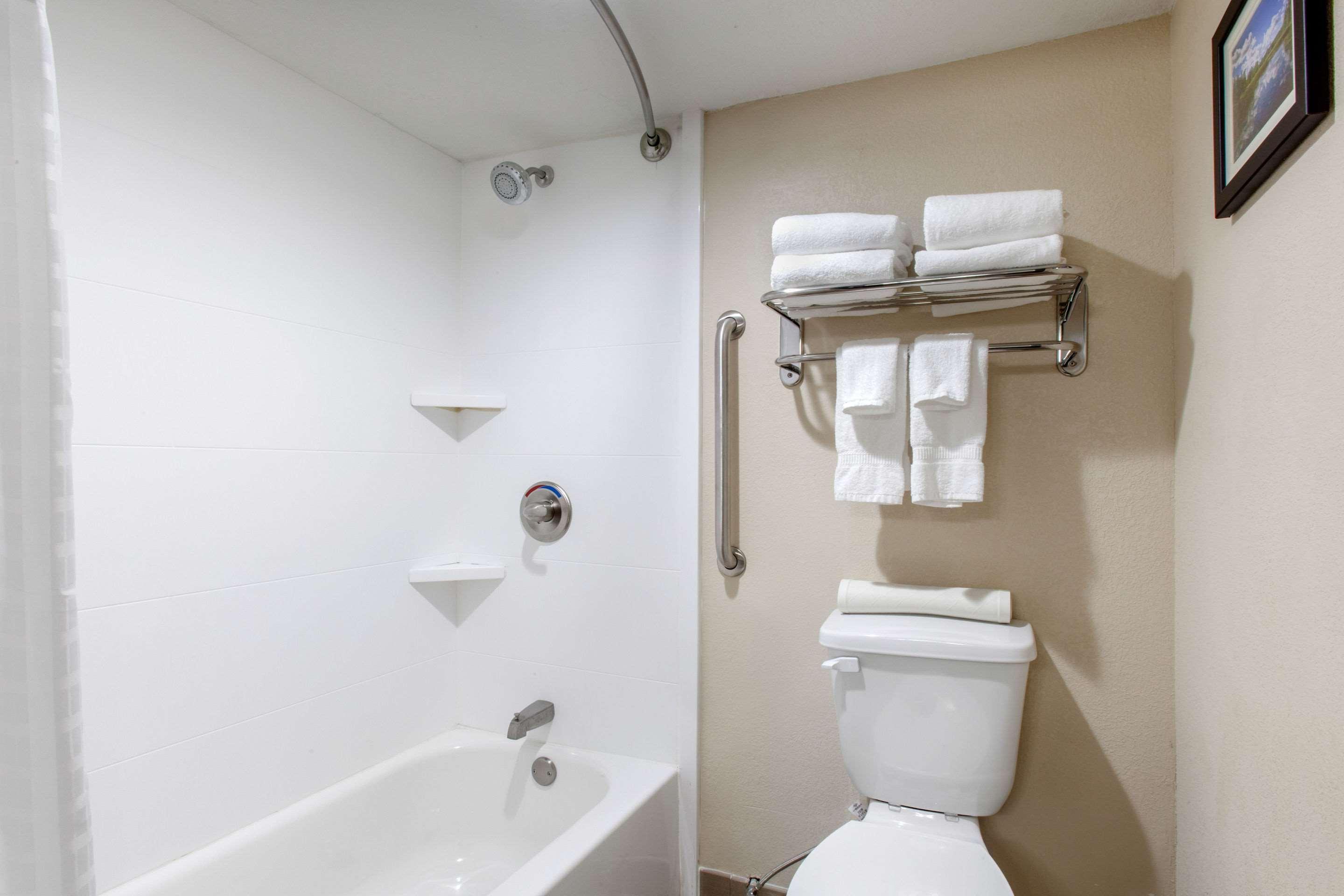 Hotel Comfort & Pinetop Show 2*