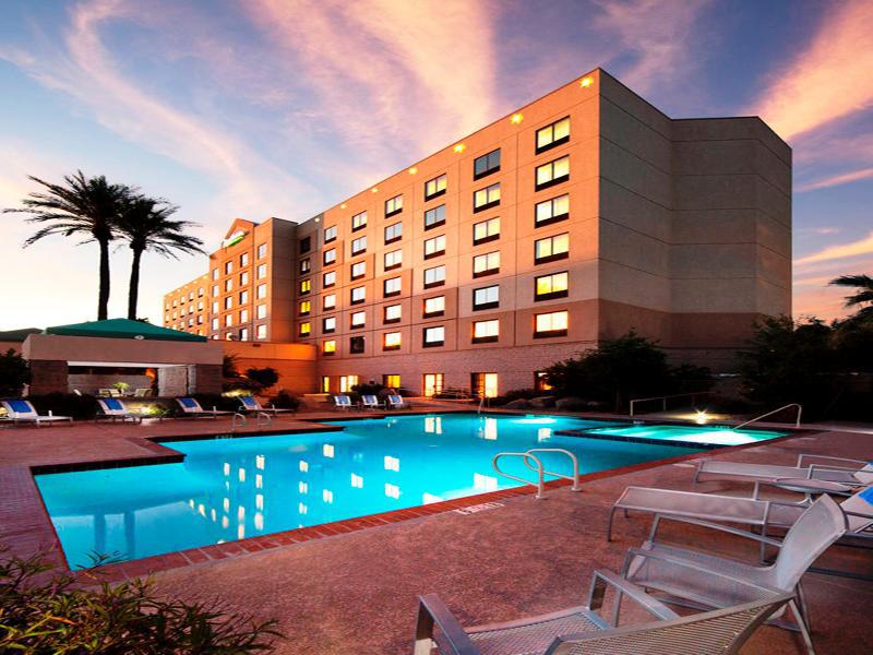 Hotel Radisson Airport 3*