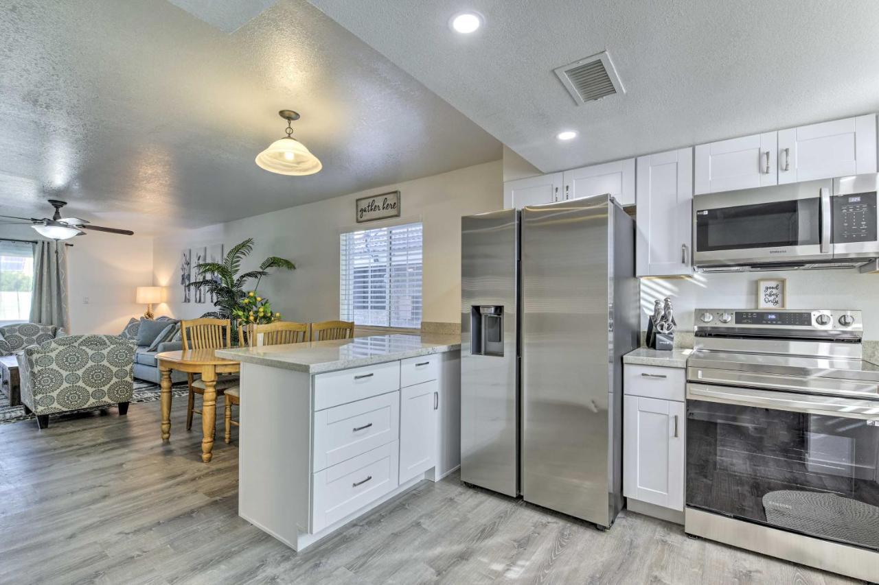 Apartment Downtown With Screened Porch! *