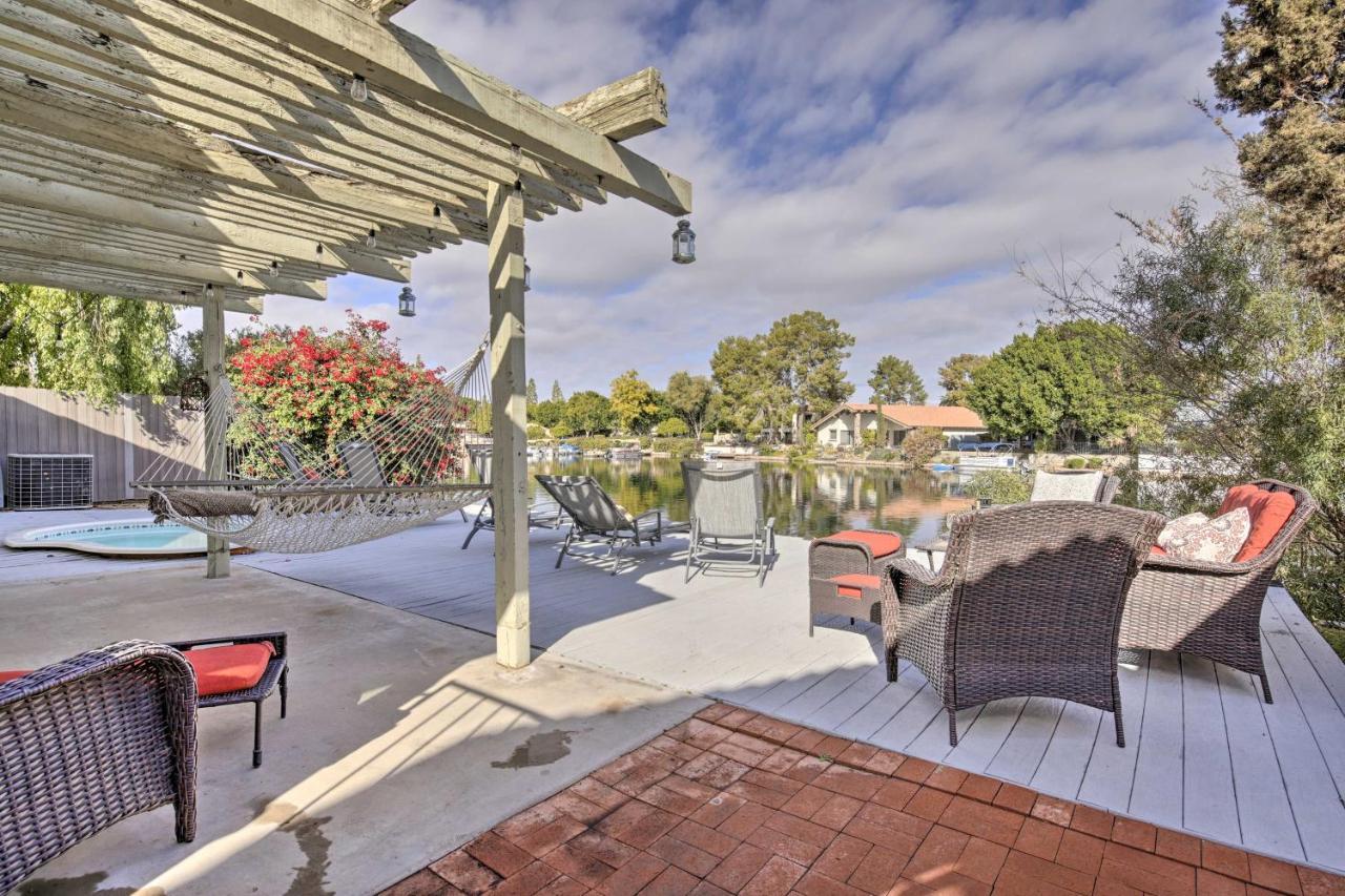 Lakefront House With Sun Deck, Hot Tub And Boats Holiday home Tempe
