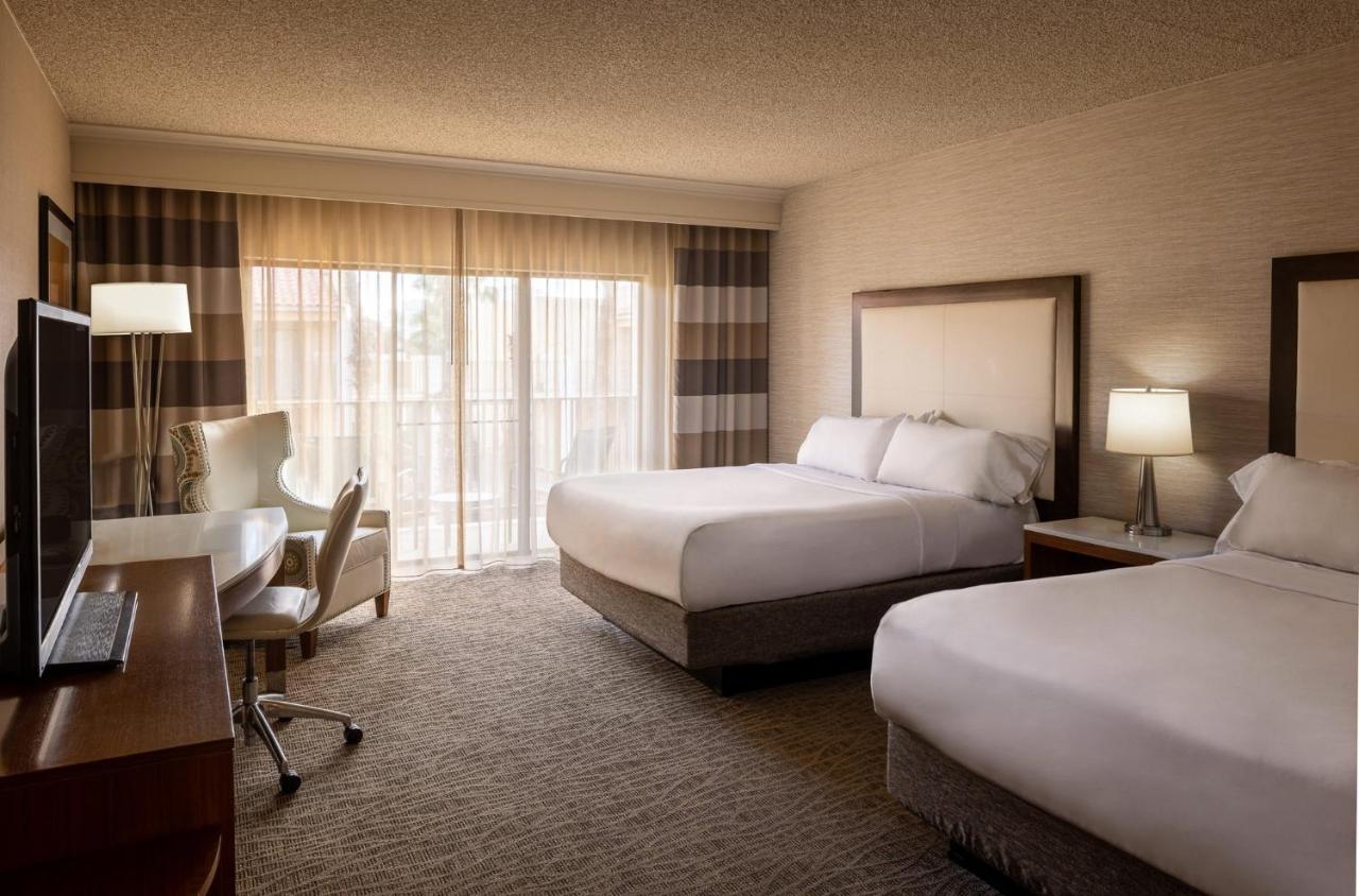 Crowne Plaza Phoenix - Golf By Ihg 4*