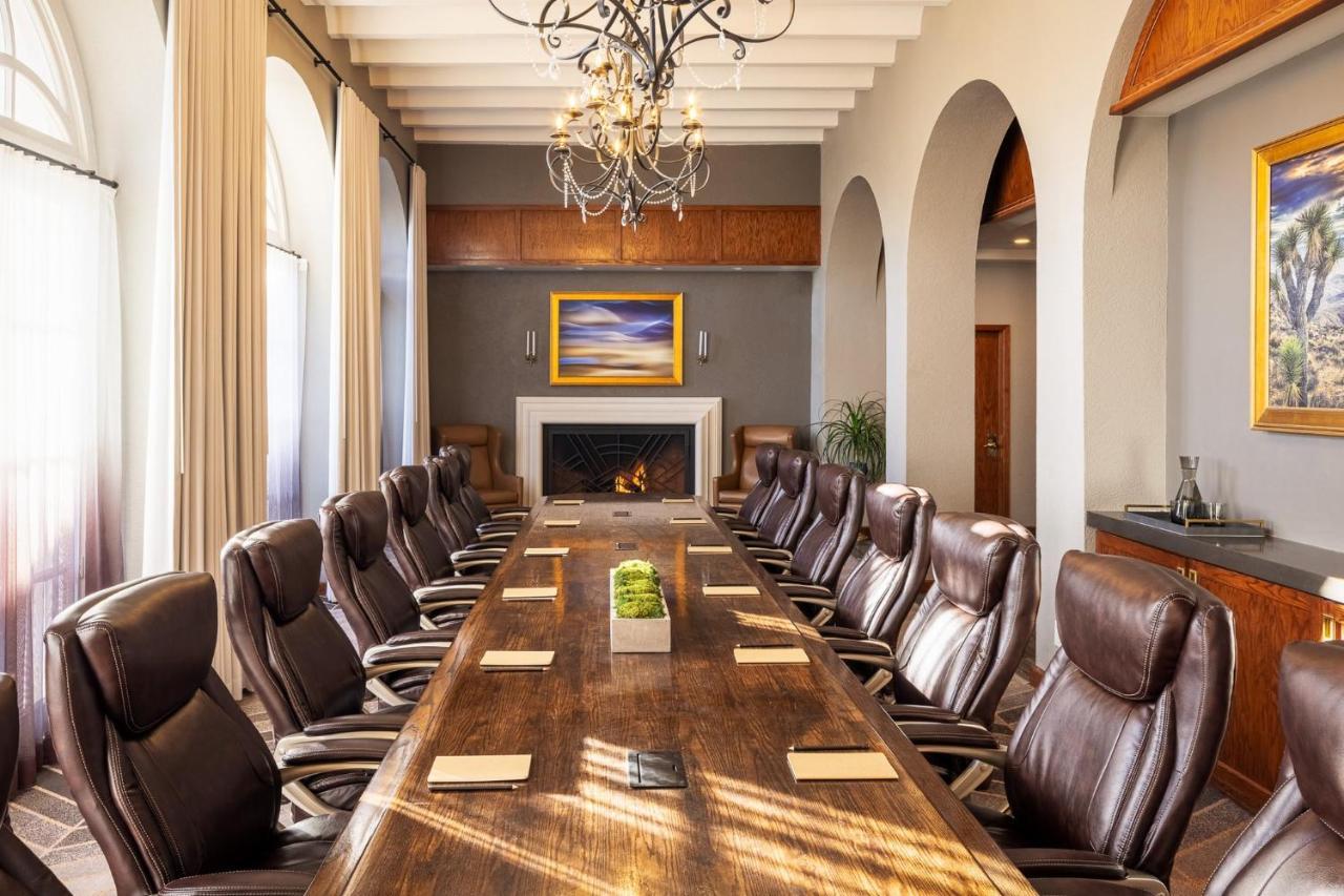 Crowne Plaza Phoenix - Golf By Ihg Chandler