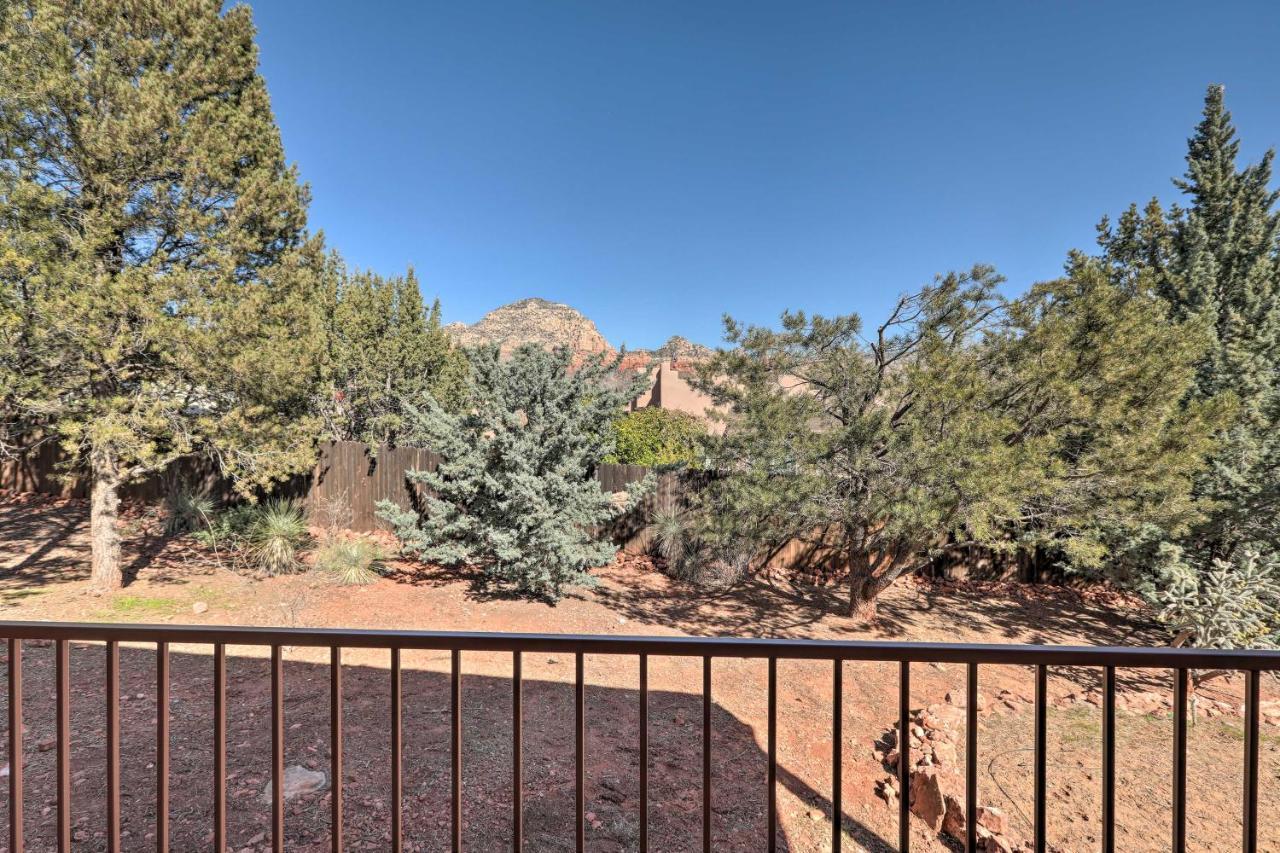 Luxury Living Remodeled With Red Rock Views! Holiday home