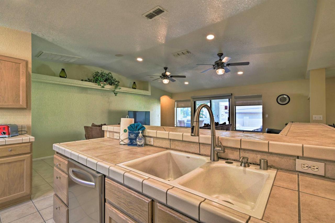 Family-friendly Havasu Getaway With Deck And Pool Holiday home