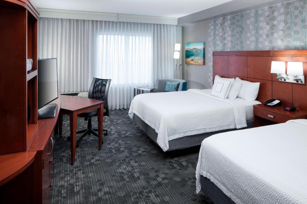 Courtyard Phoenix Chandler/fashion Center Hotel 3*