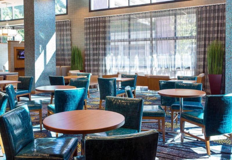 Hotel By Marriott Downtown/university 3*
