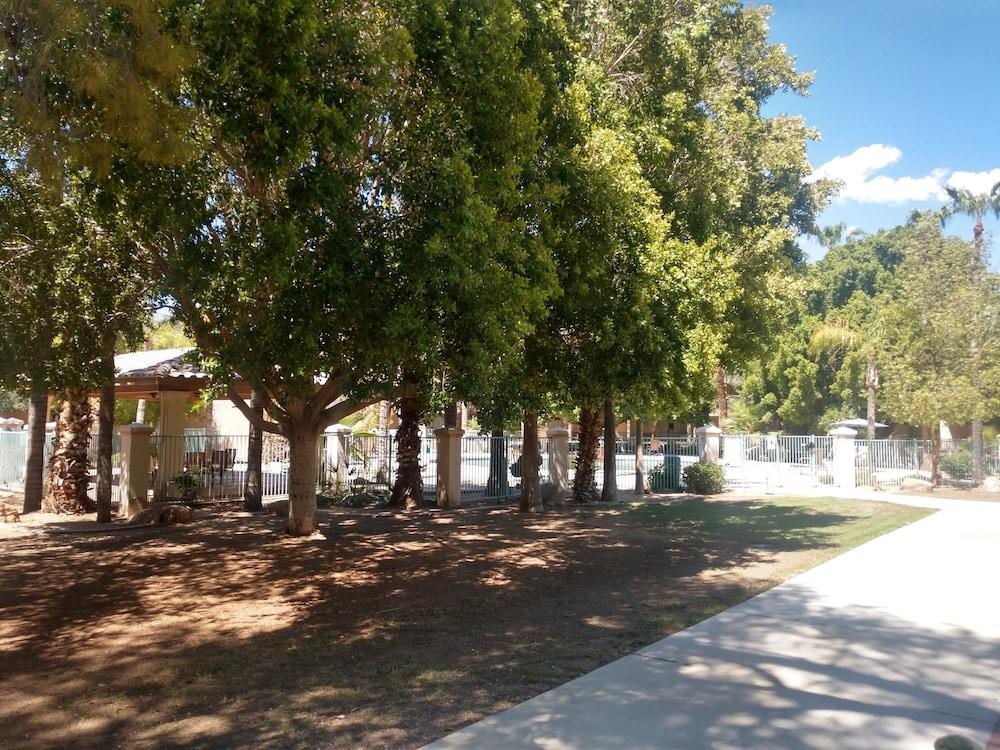Windemere & Conference Center Hotel