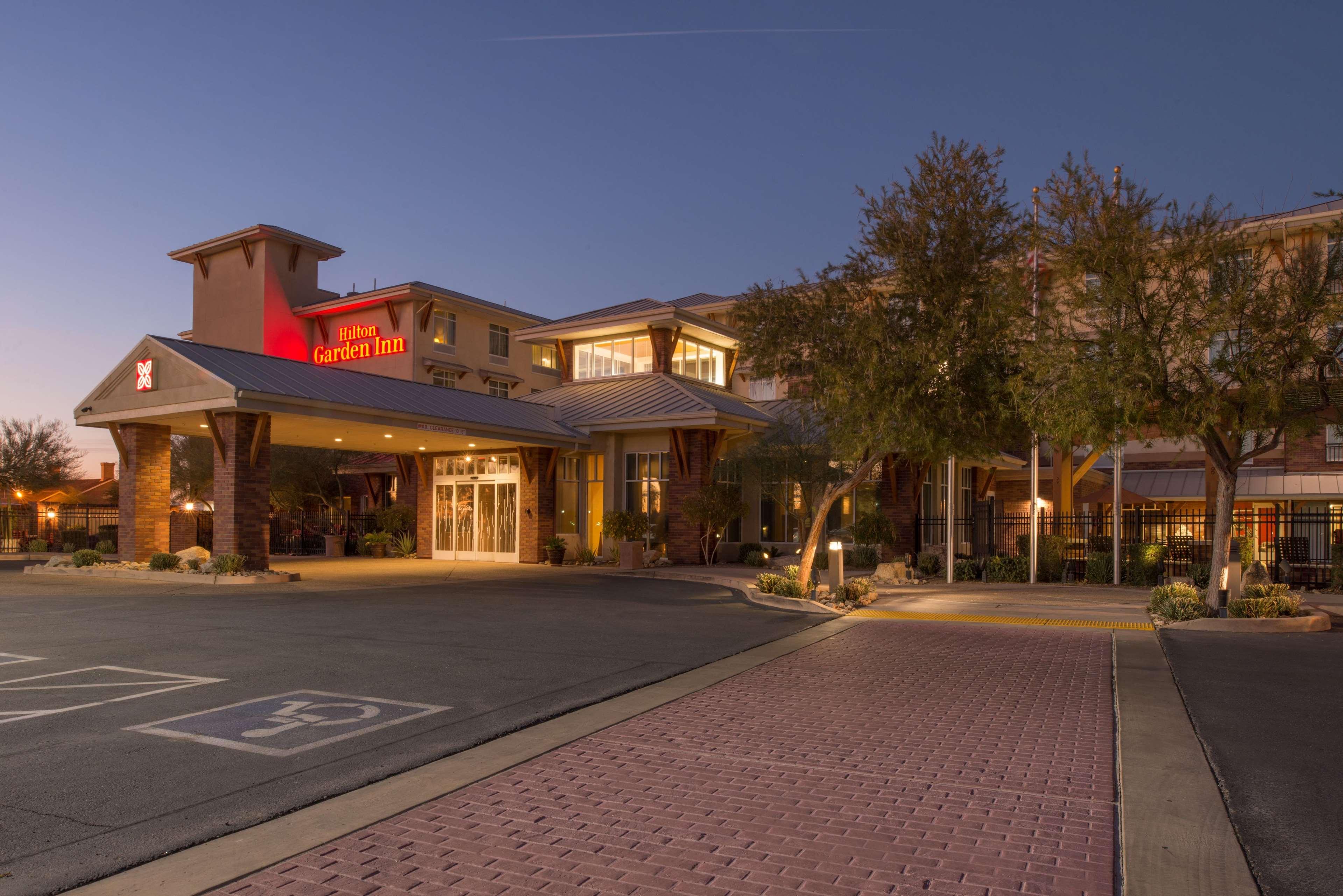Hilton Garden Pivot Point Hotel 3*
