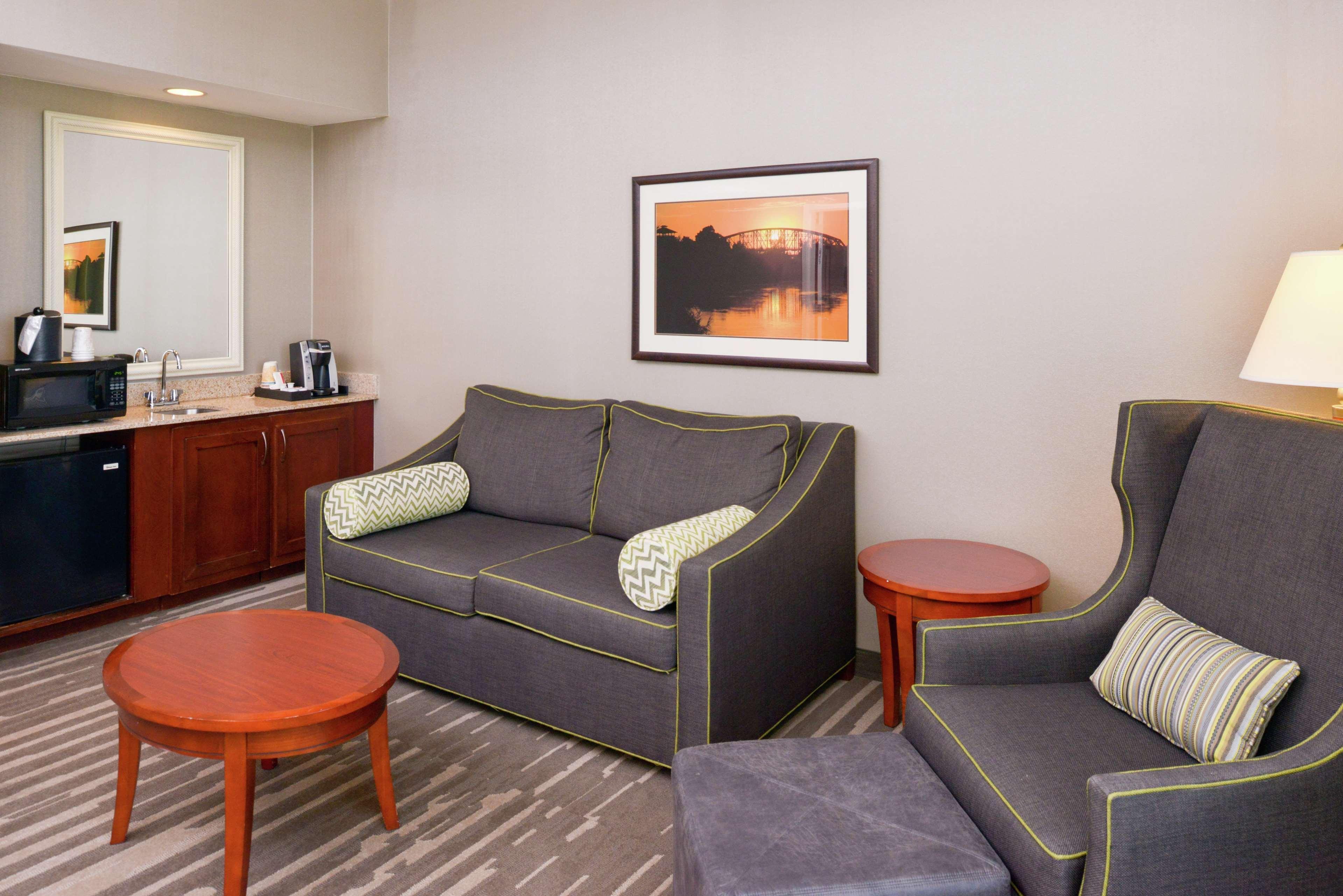 Hilton Garden Pivot Point 3*