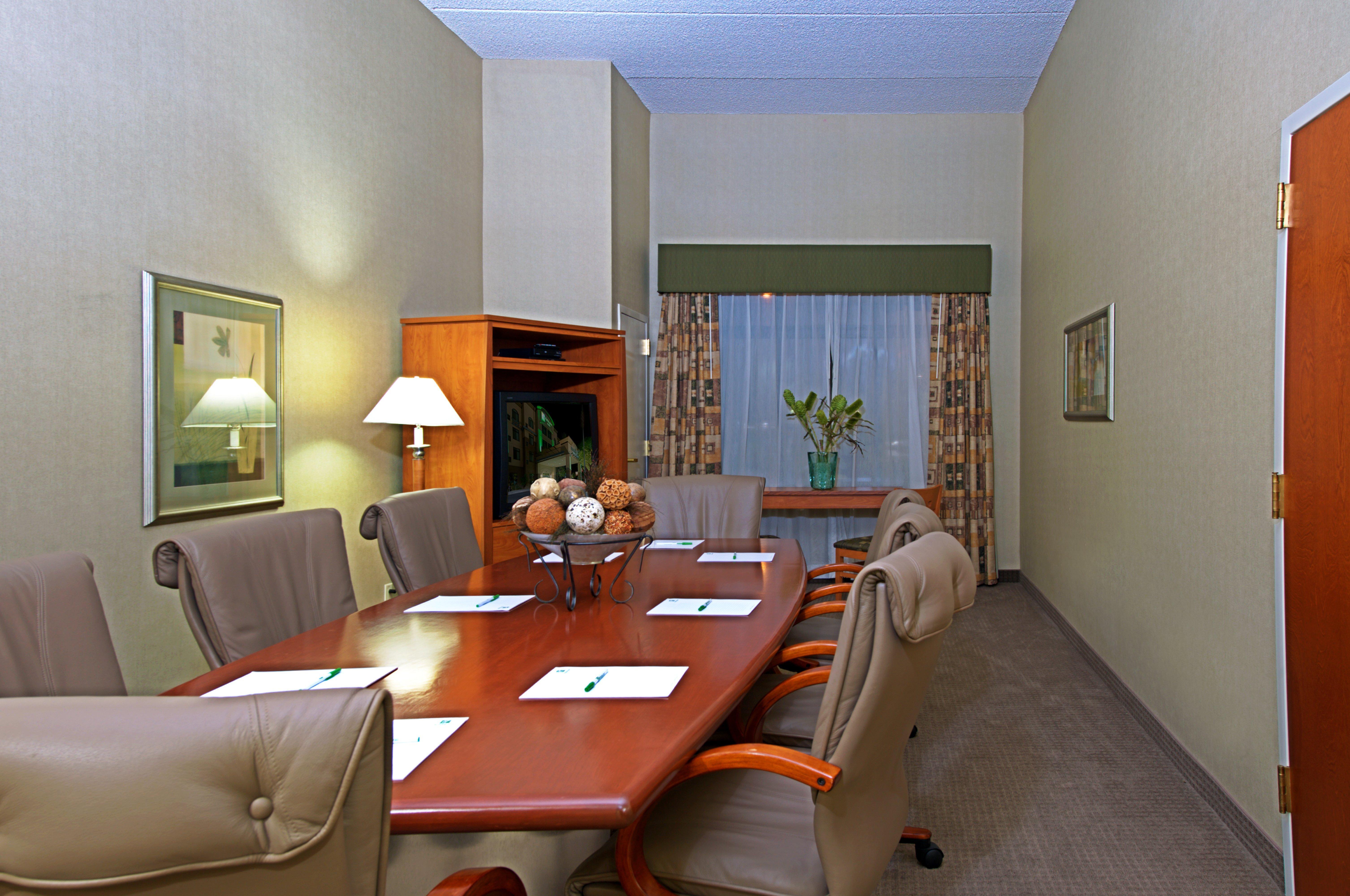 & - West Phoenix Area By Ihg Hotel 3*
