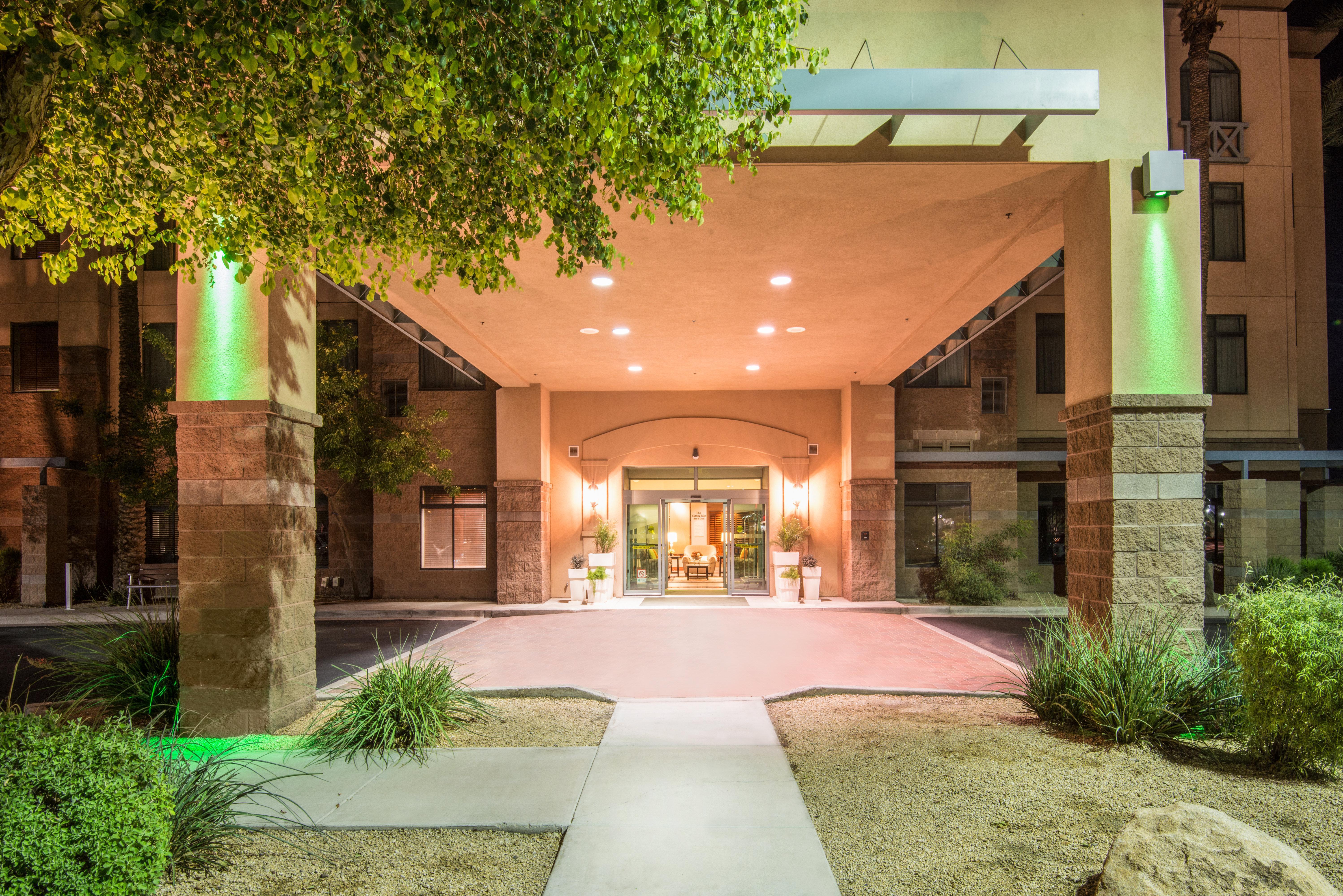 & - West Phoenix Area By Ihg 3*