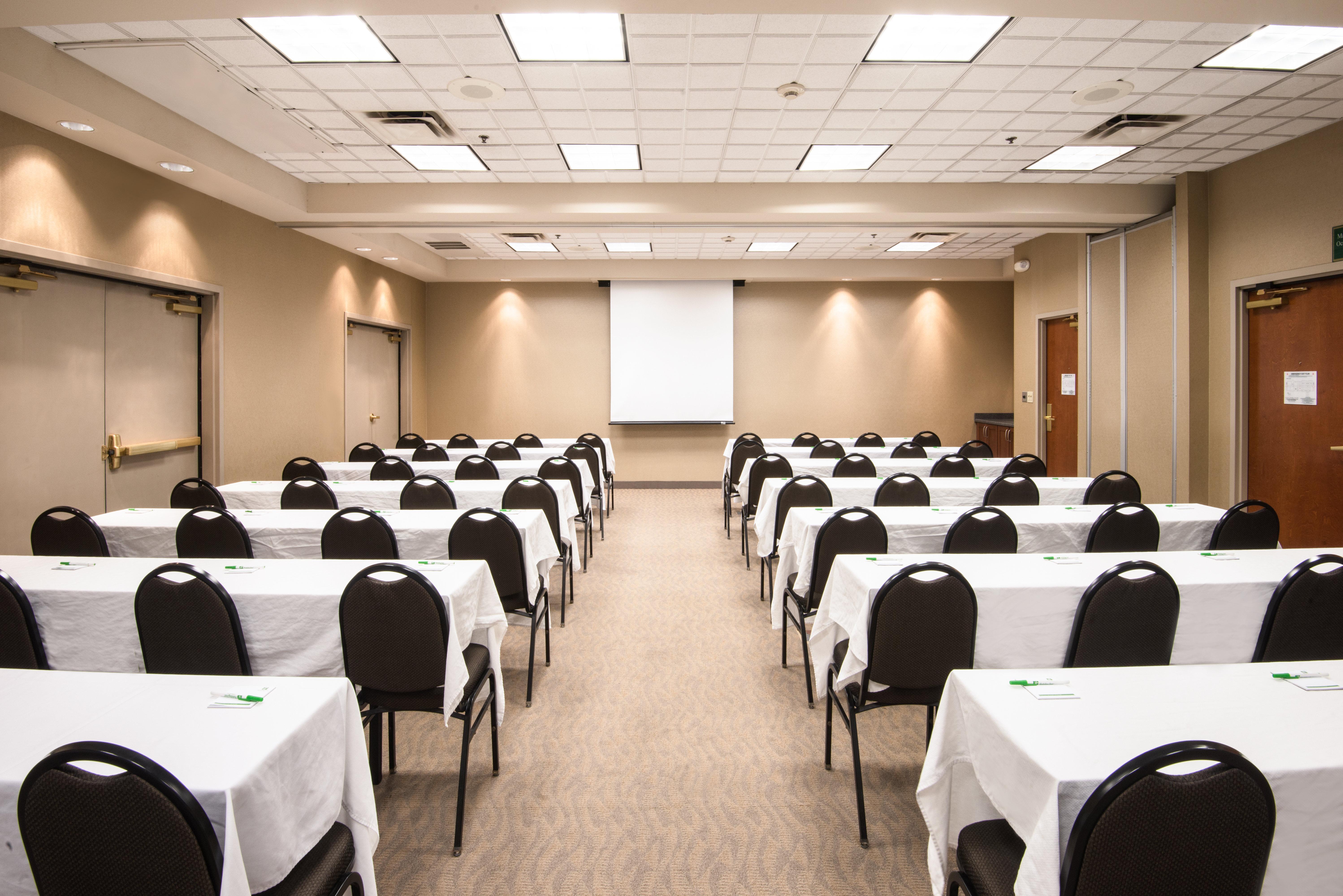 & - West Phoenix Area By Ihg 3* Goodyear