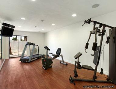 Super 8 By Wyndham Phoenix Hotel 2*