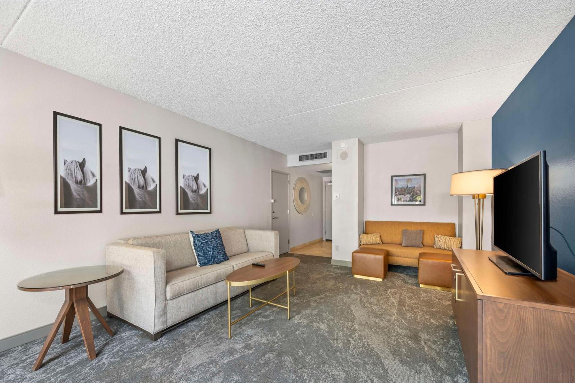 Hotel Doubletree By Hilton Tucson-reid Park 3*