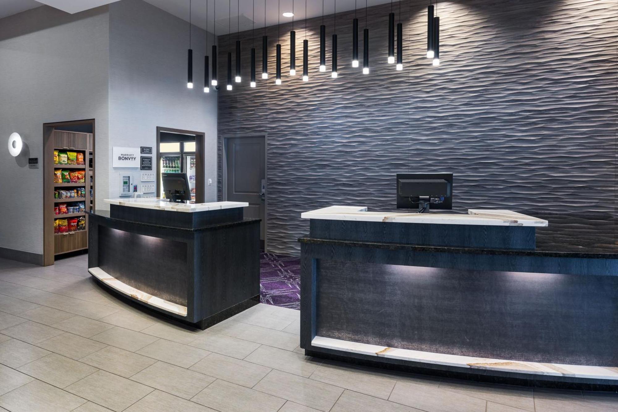 Hotel By Marriott Downtown/university