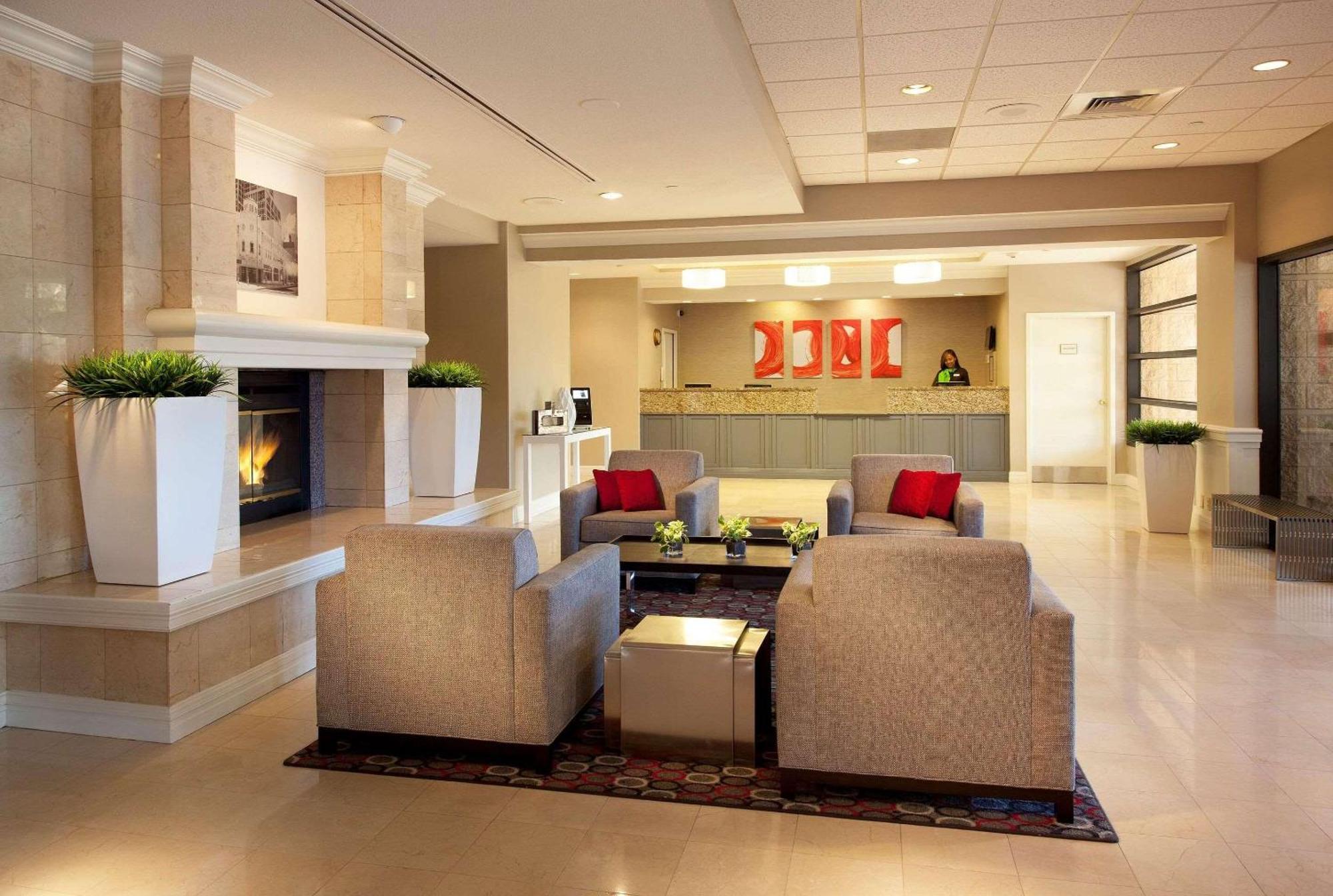 Hotel Radisson Airport