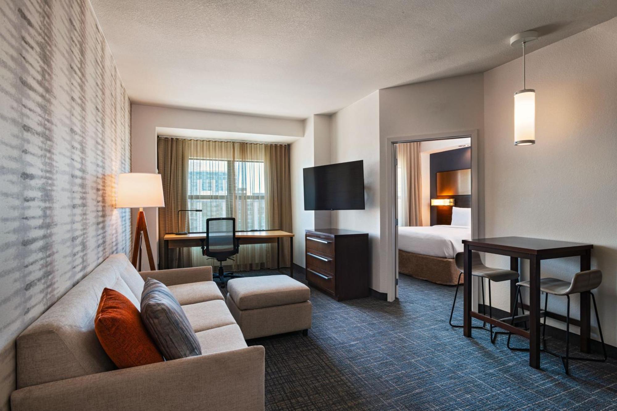 By Marriott Downtown/university Hotel
