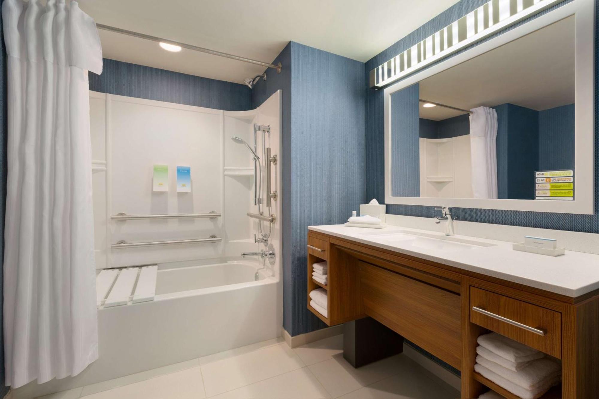 Home2 By Hilton Phoenix 3*