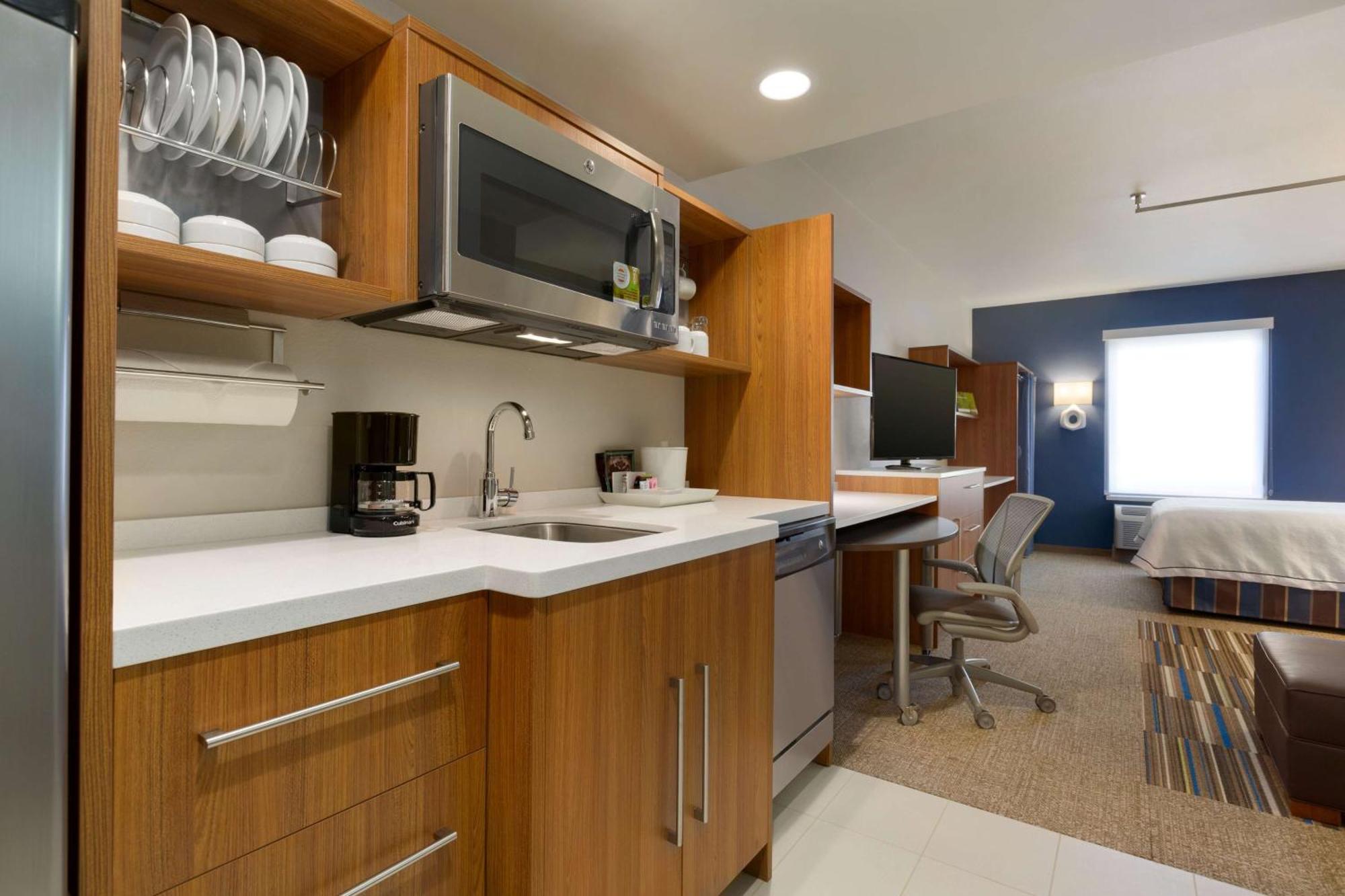 Home2 By Hilton Phoenix Hotel 3*