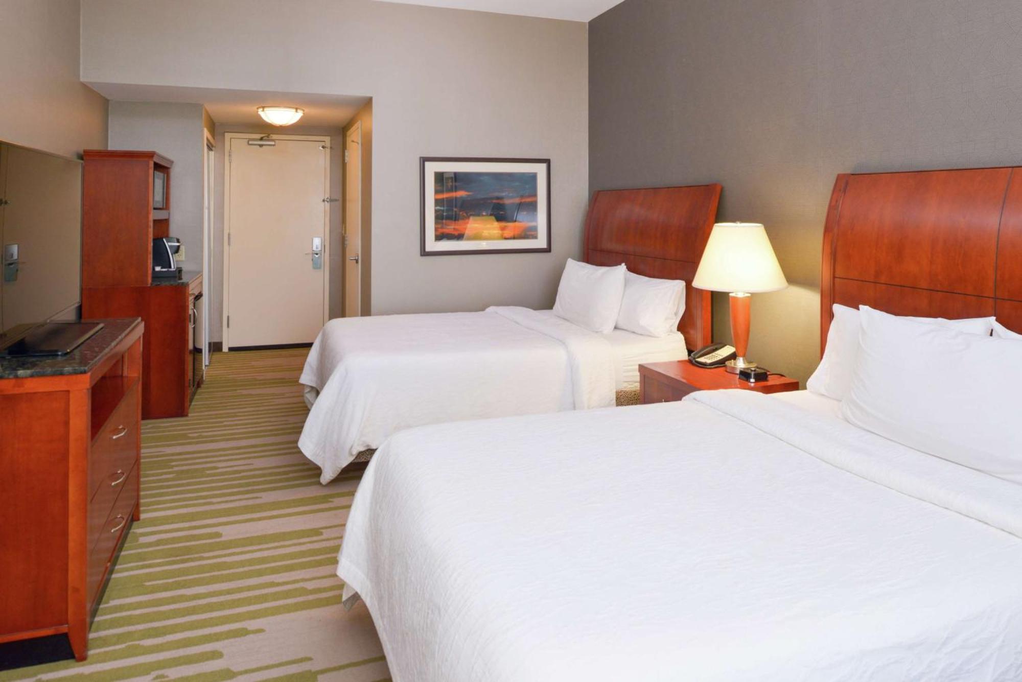 Hotel Hilton Garden Pivot Point 3*