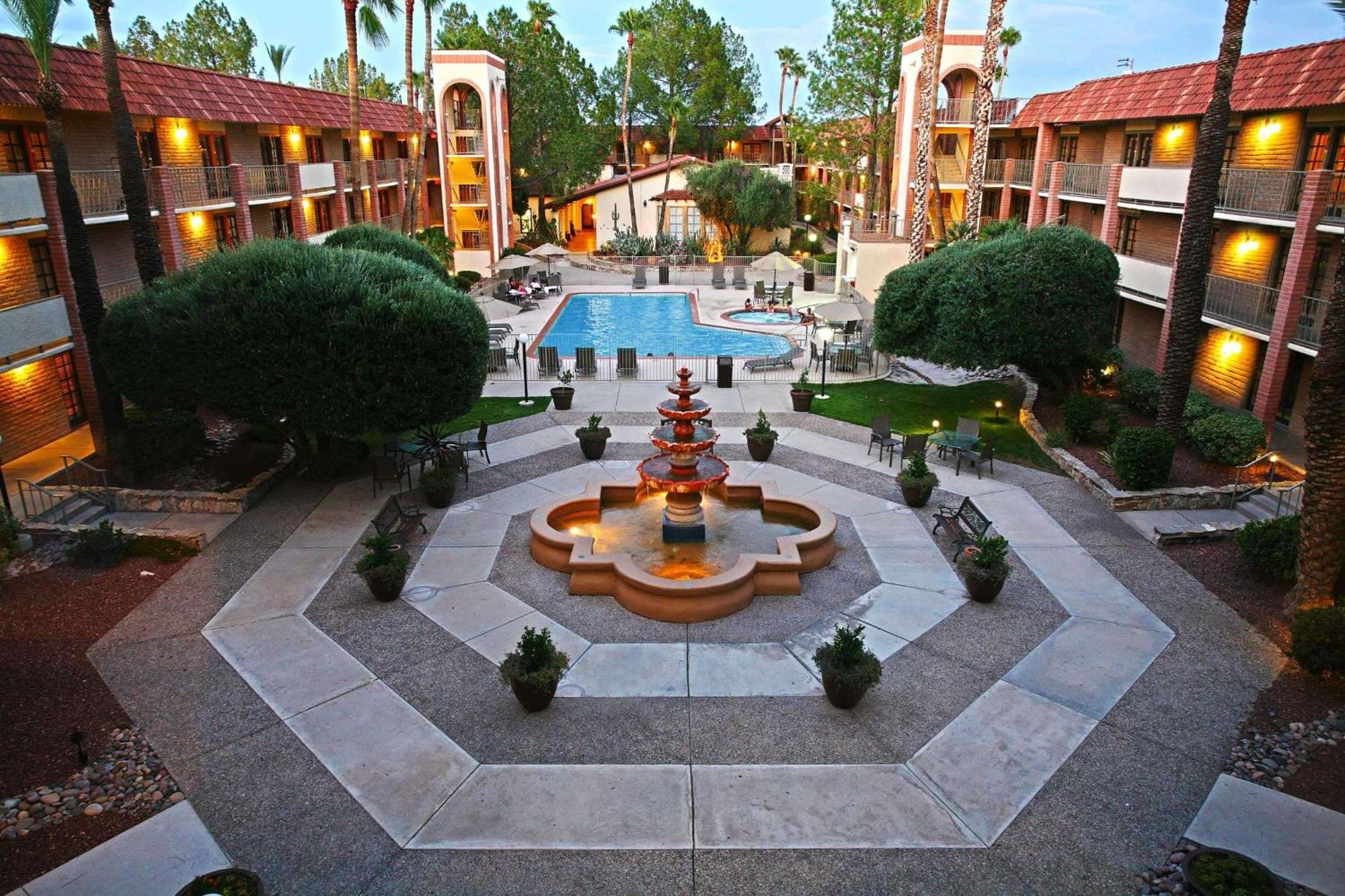 Doubletree By Hilton Airport Tucson