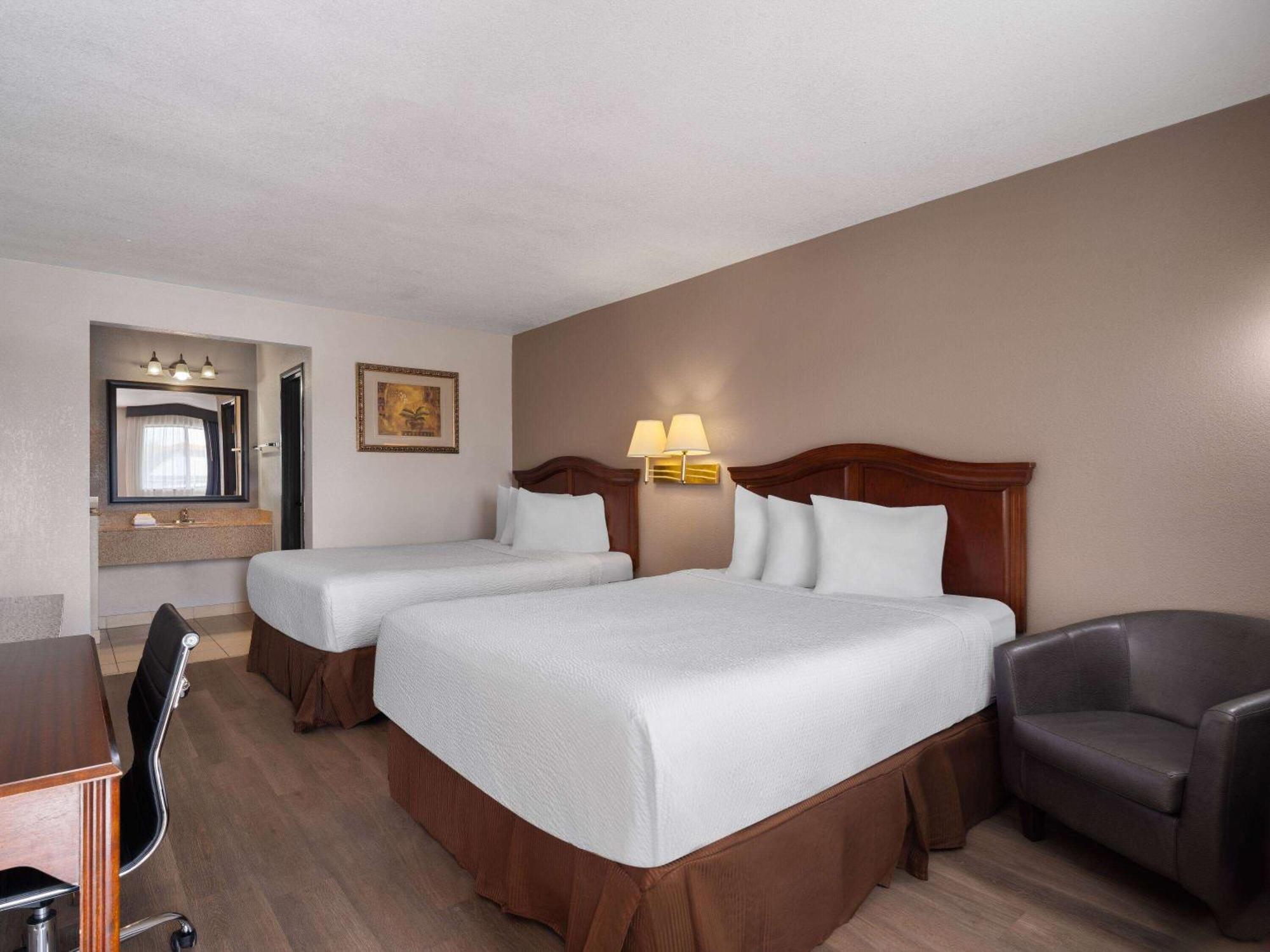 Travelodge By Wyndham Az Hotel 2*