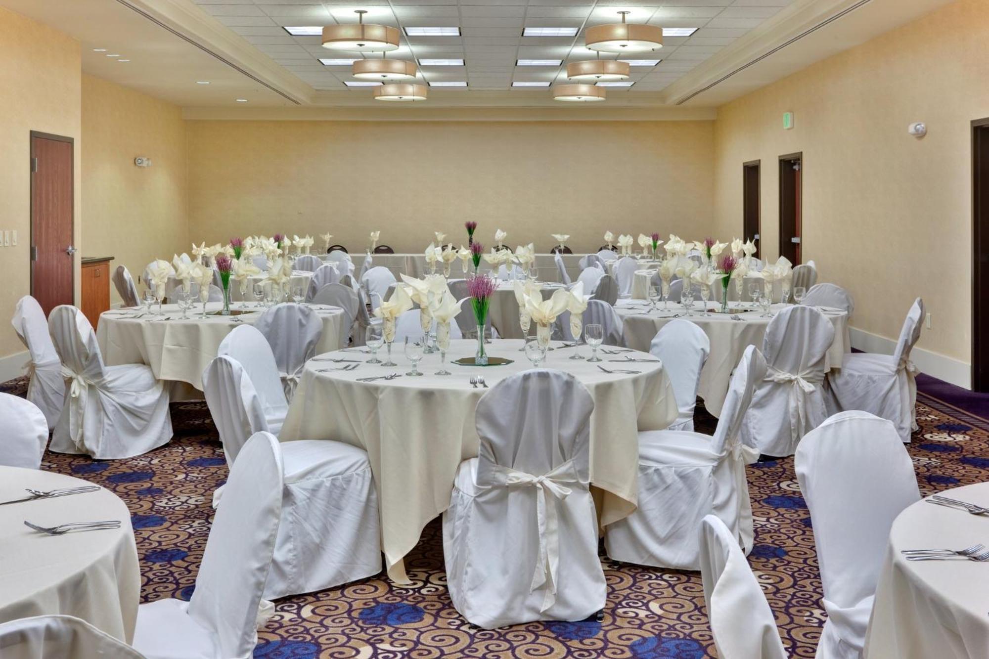 By Ihg Yuma
