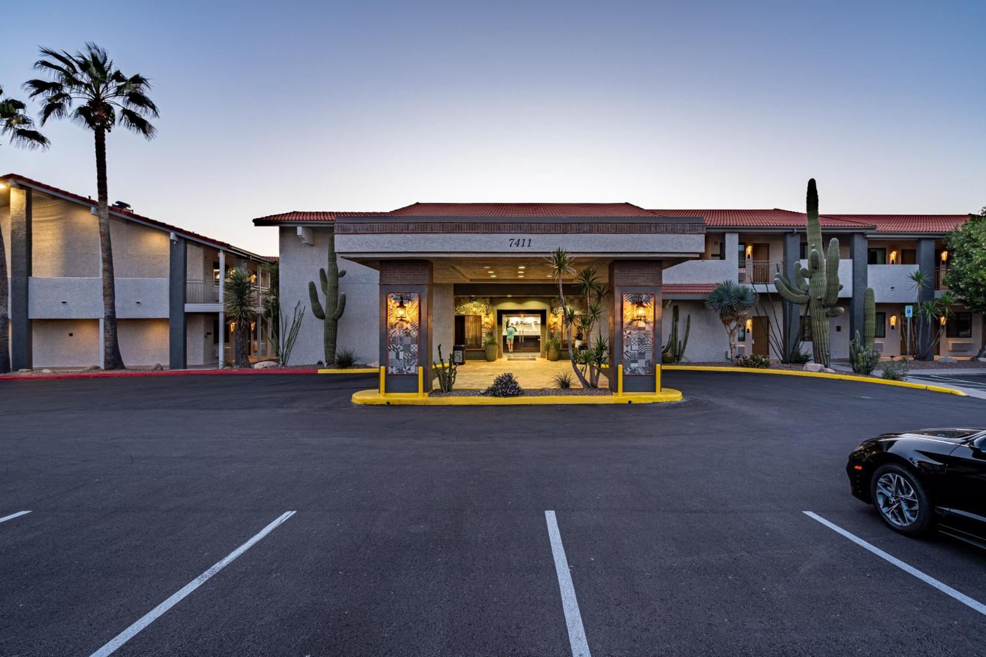 Hotel 3 Palms North Foothills