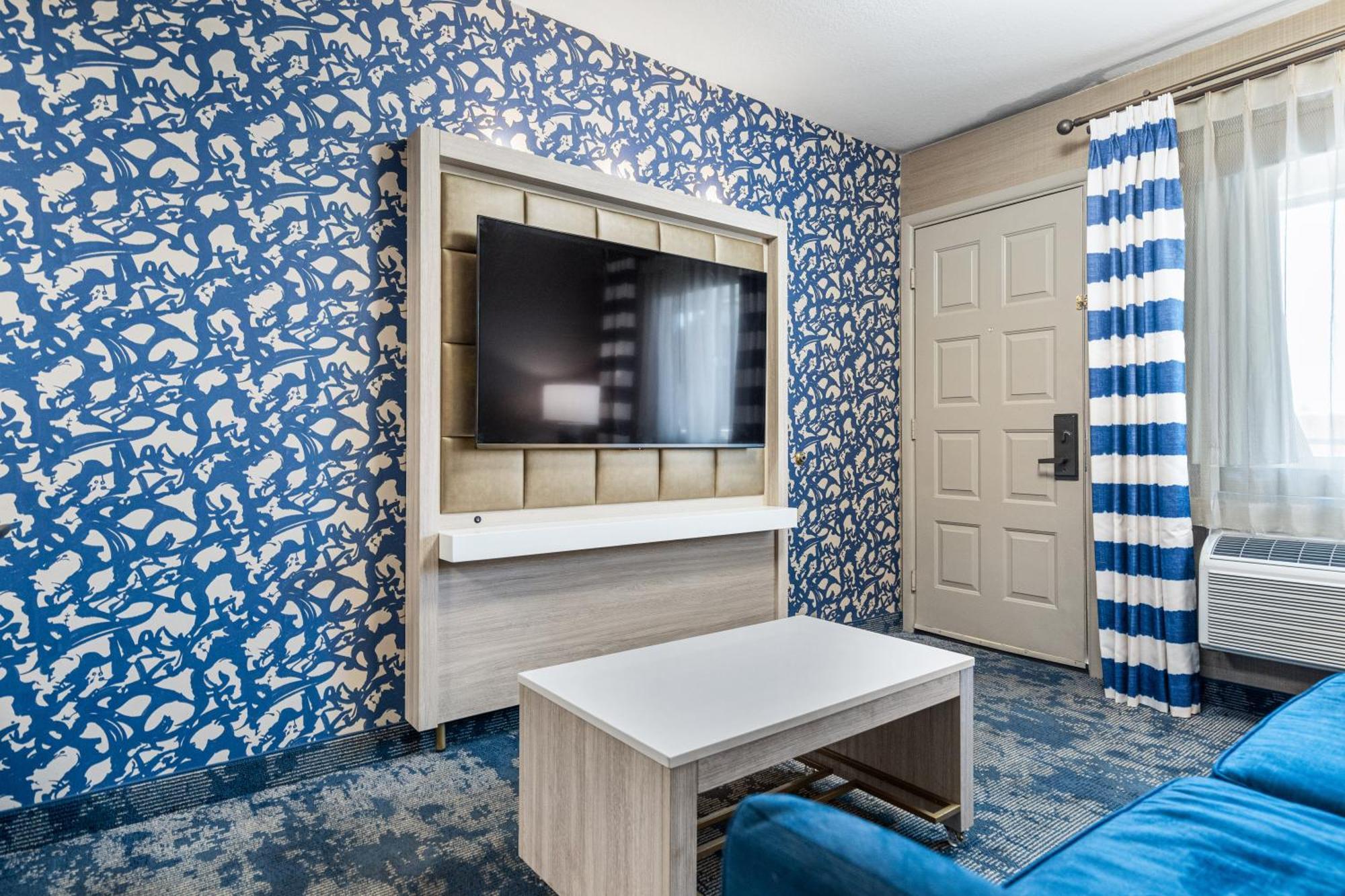 Hotel 3 Palms North Foothills 3*