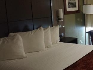 Hotel Western Pony Soldier & Flagstaff