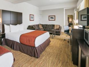 Hotel Western Pony Soldier & Flagstaff