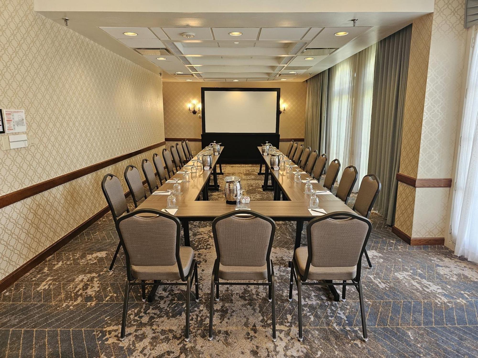 Resort Crowne Plaza Phoenix - Golf By Ihg Chandler