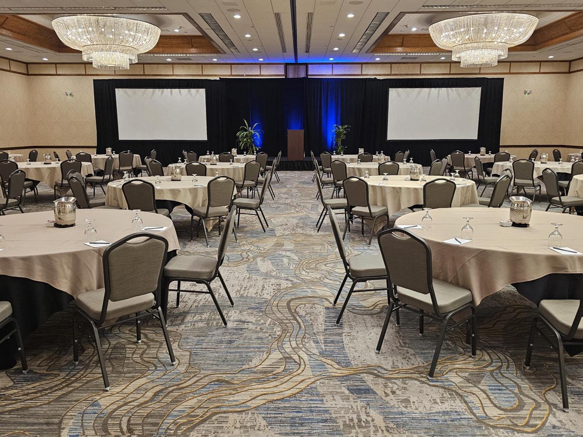 Crowne Plaza Phoenix - Golf By Ihg
