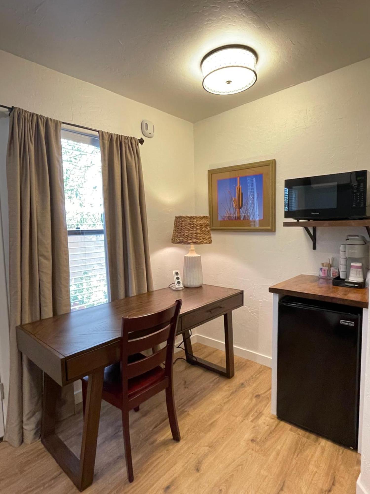 Adobe Rose Bed & Breakfast