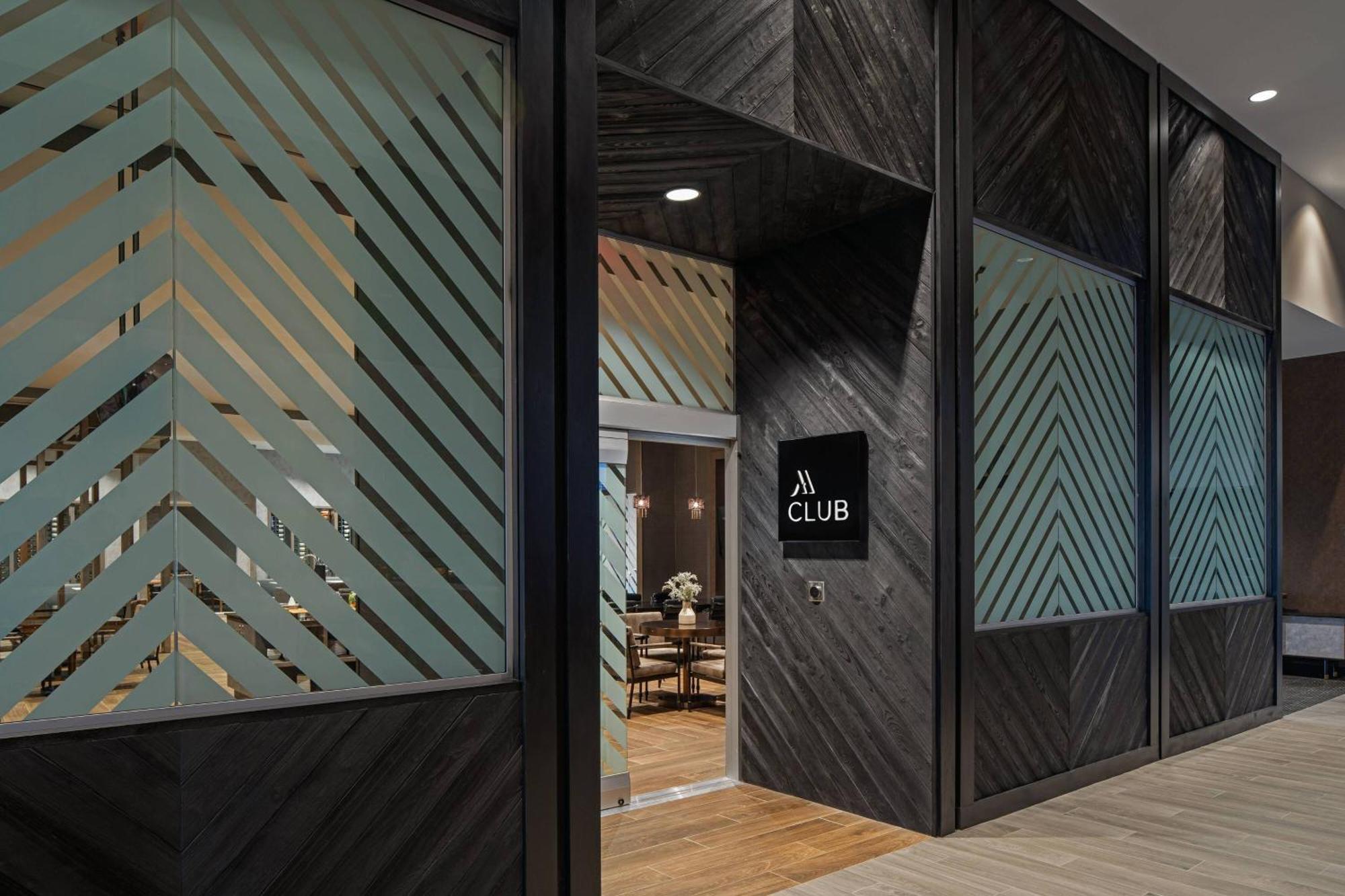 Marriott Phoenix Hotel 4*