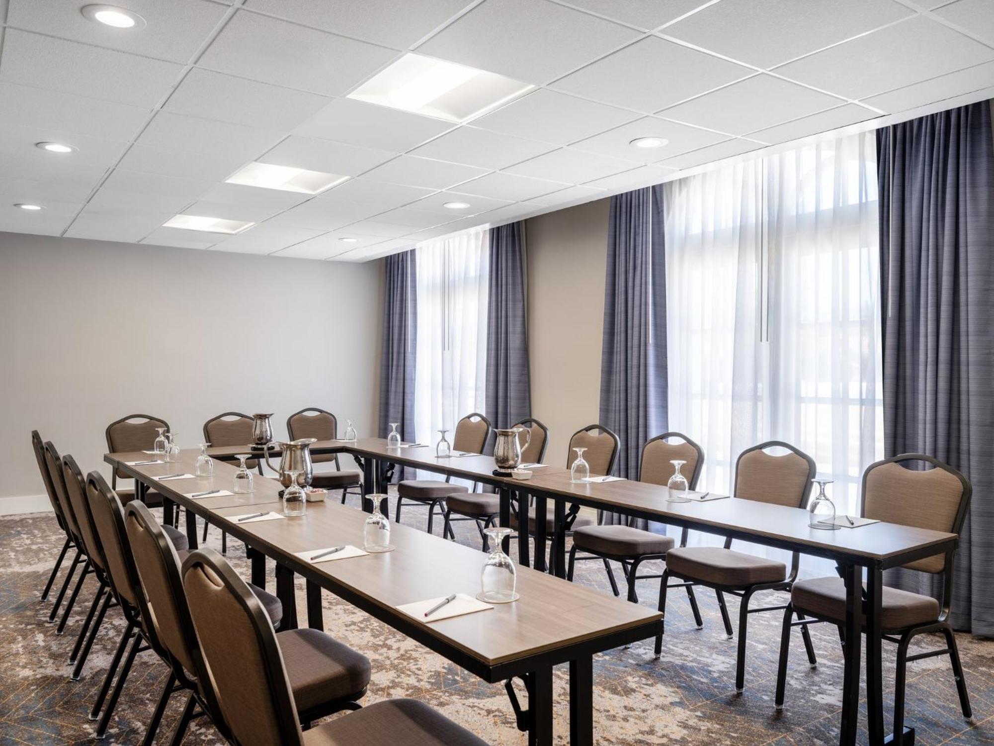 Resort Crowne Plaza Phoenix - Golf By Ihg 4*