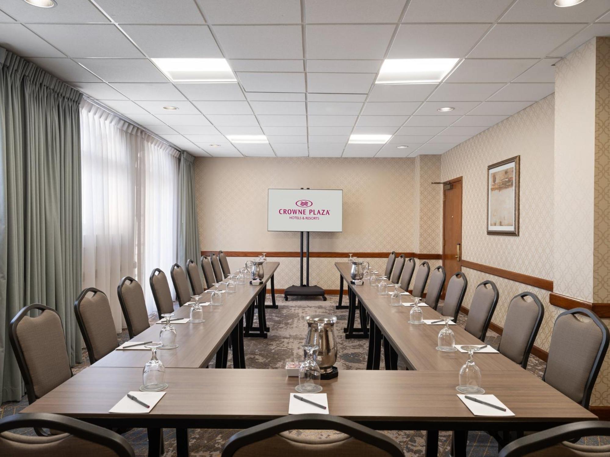Crowne Plaza Phoenix - Golf By Ihg