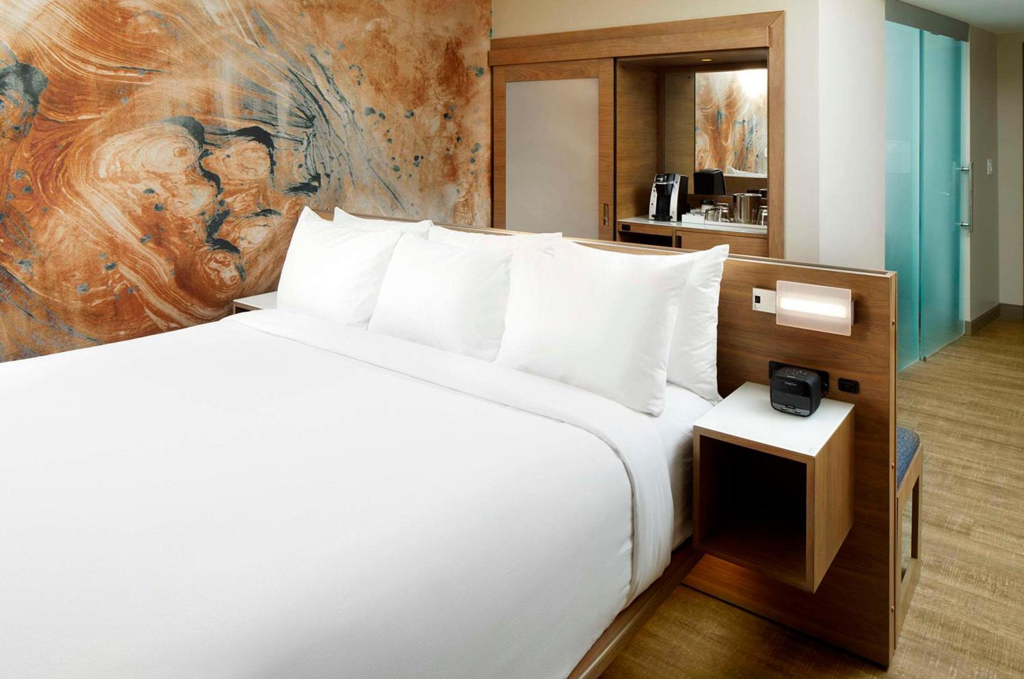 Cambria Phoenix - Fashion Center Hotel 4*