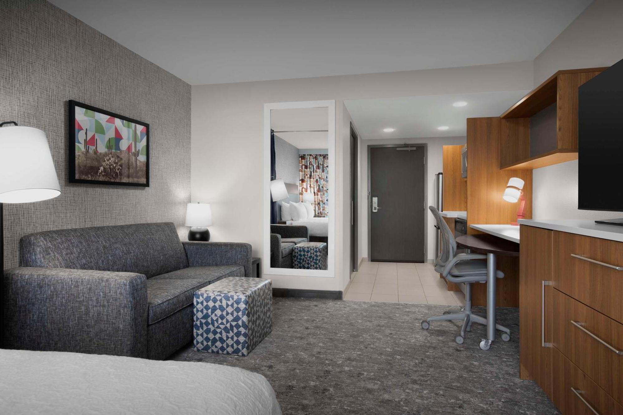 Home2 By Hilton Phoenix Hotel