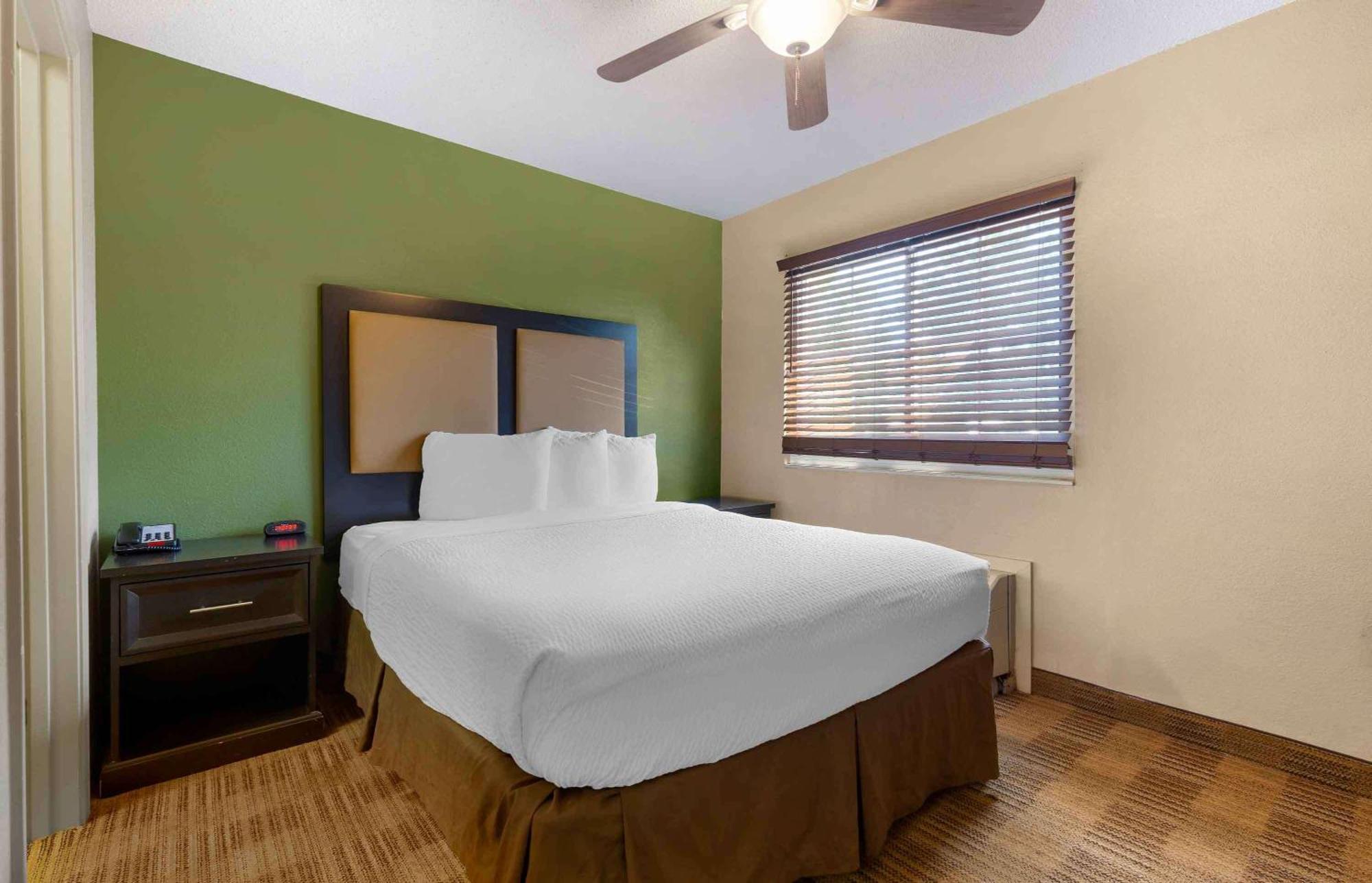 Extended America - Phoenix - Airport - Hotel