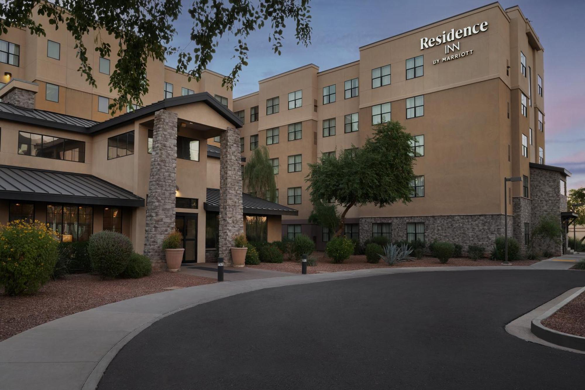 Hotel North Happy Valley 3*